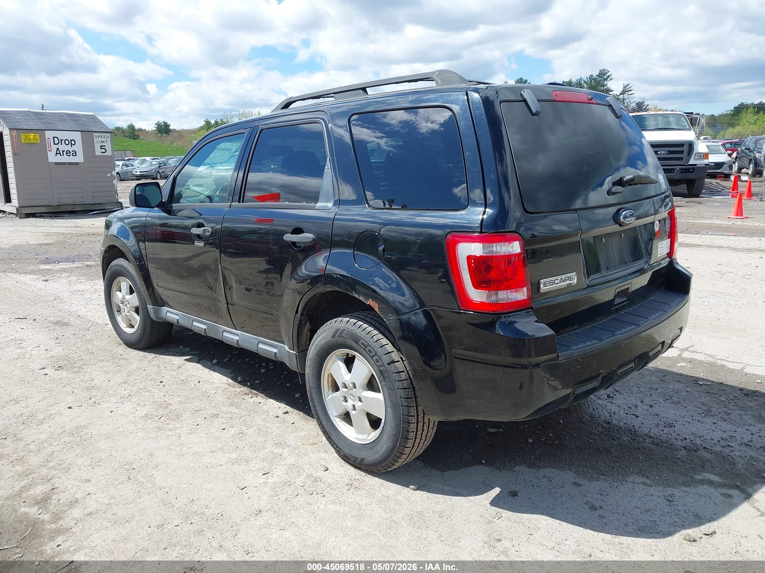 FORD ESCAPE image 3