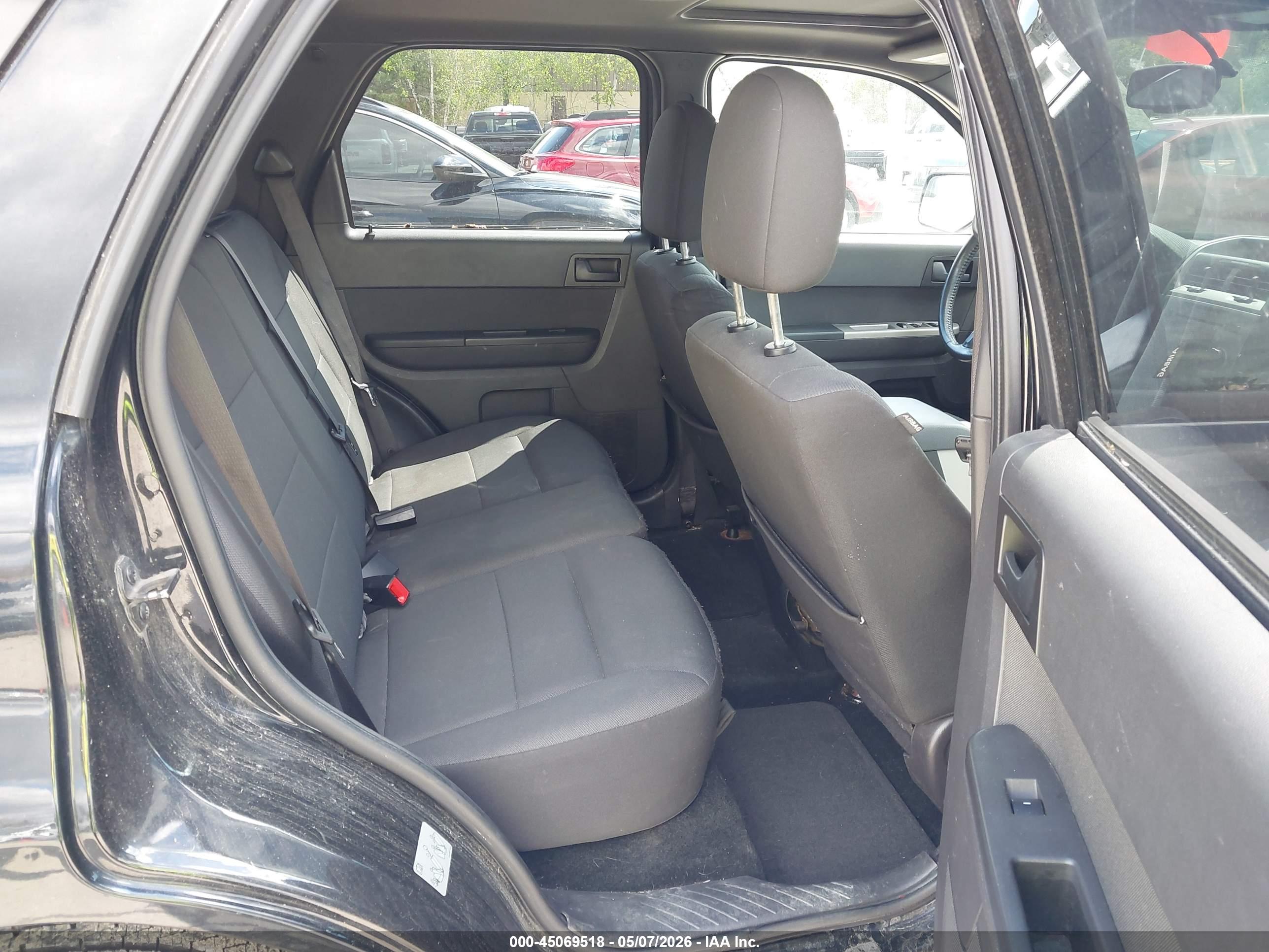 FORD ESCAPE image 8