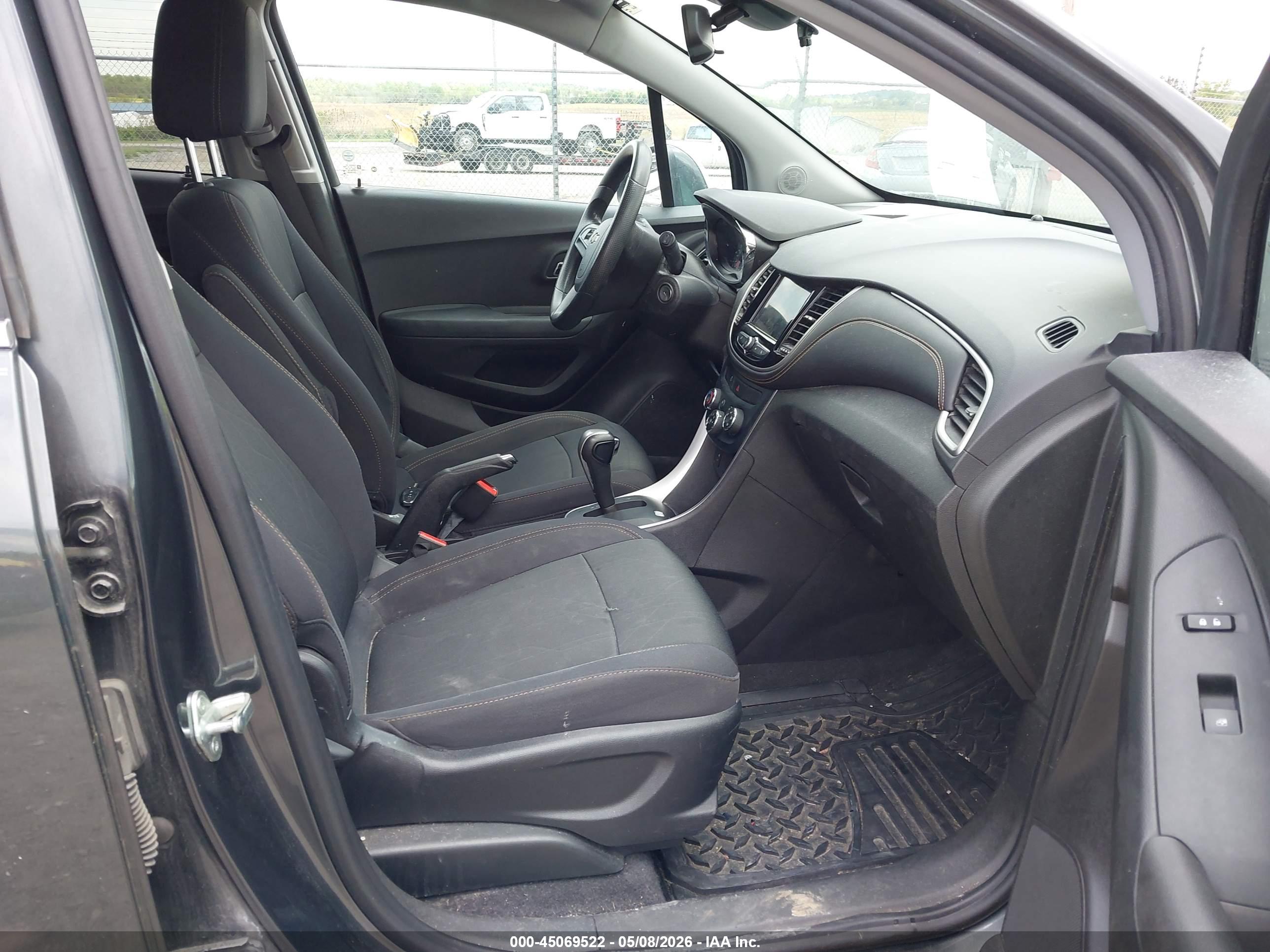 CHEVROLET TRAX image 5