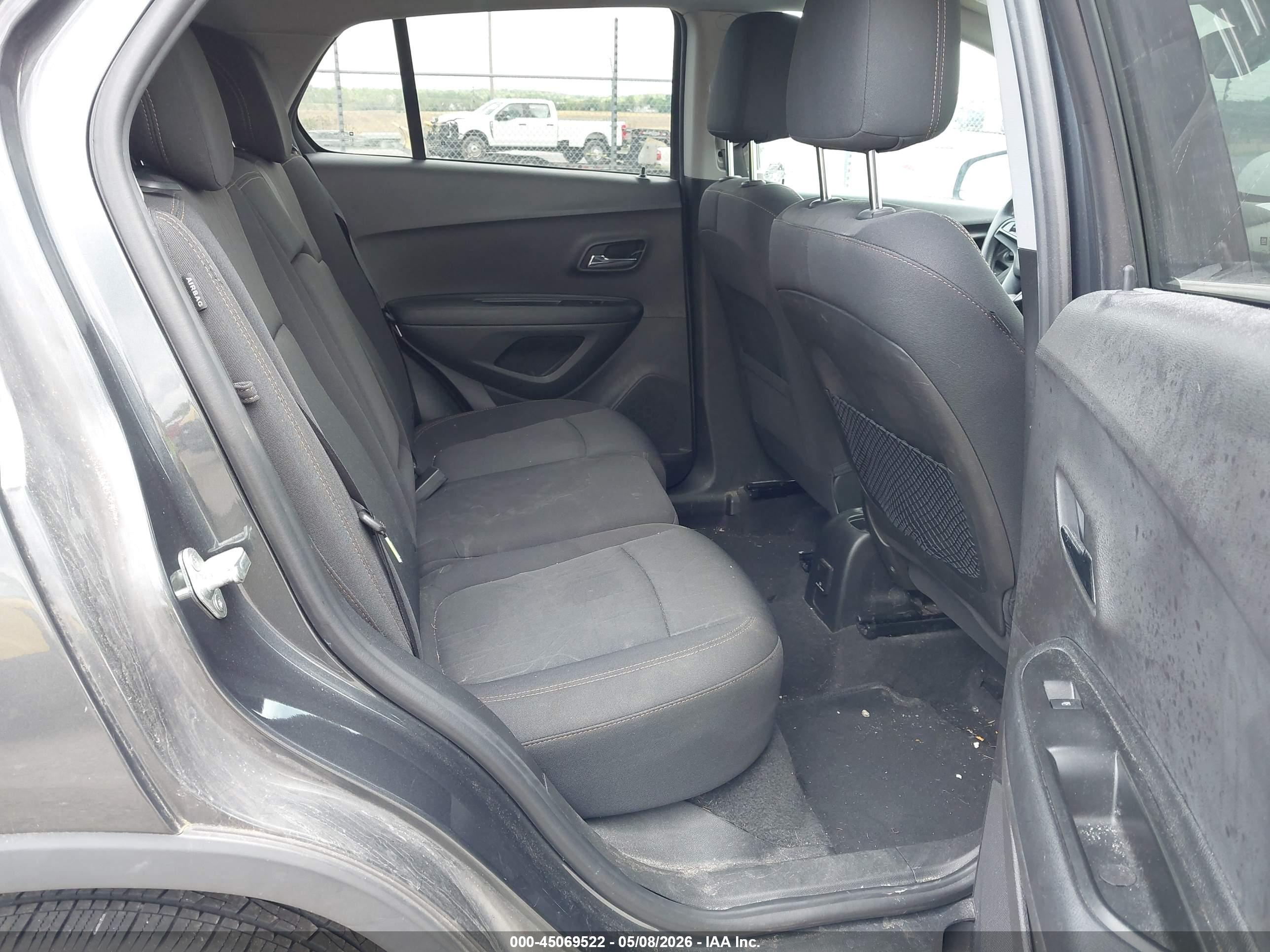 CHEVROLET TRAX image 8