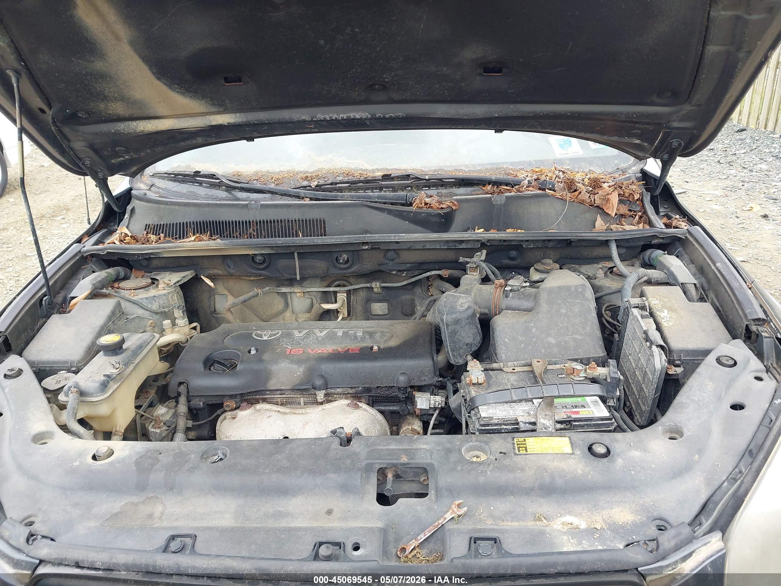 TOYOTA RAV4 image 10