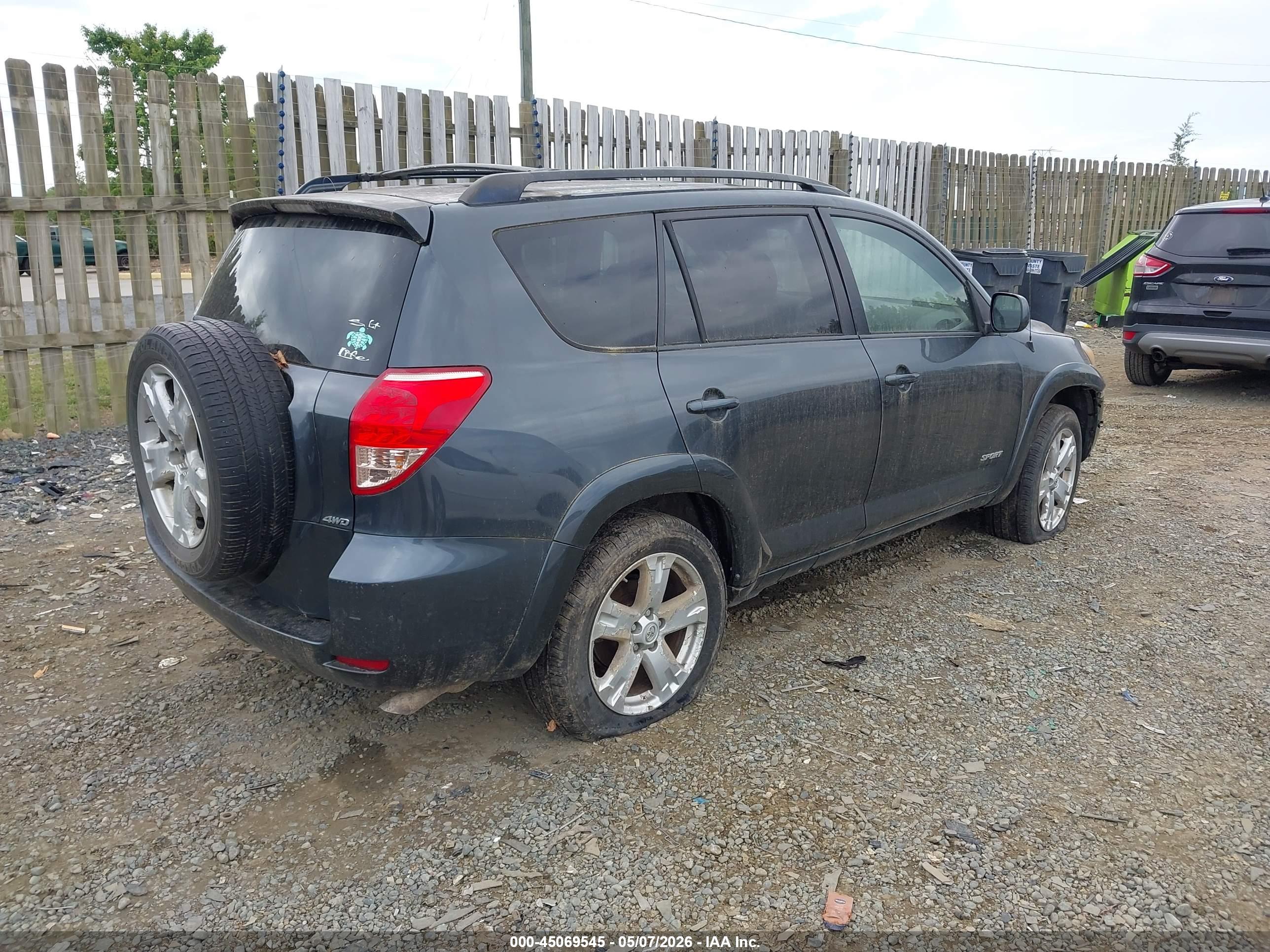 TOYOTA RAV4 image 4