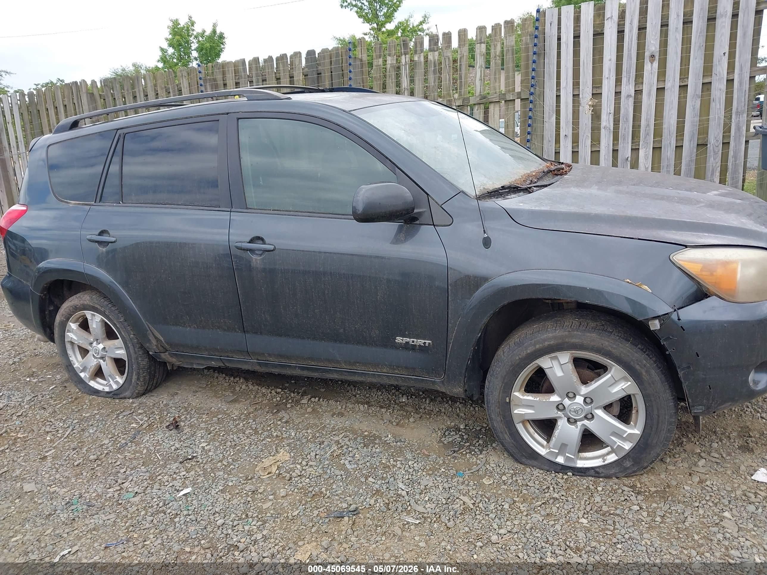 TOYOTA RAV4 image 6