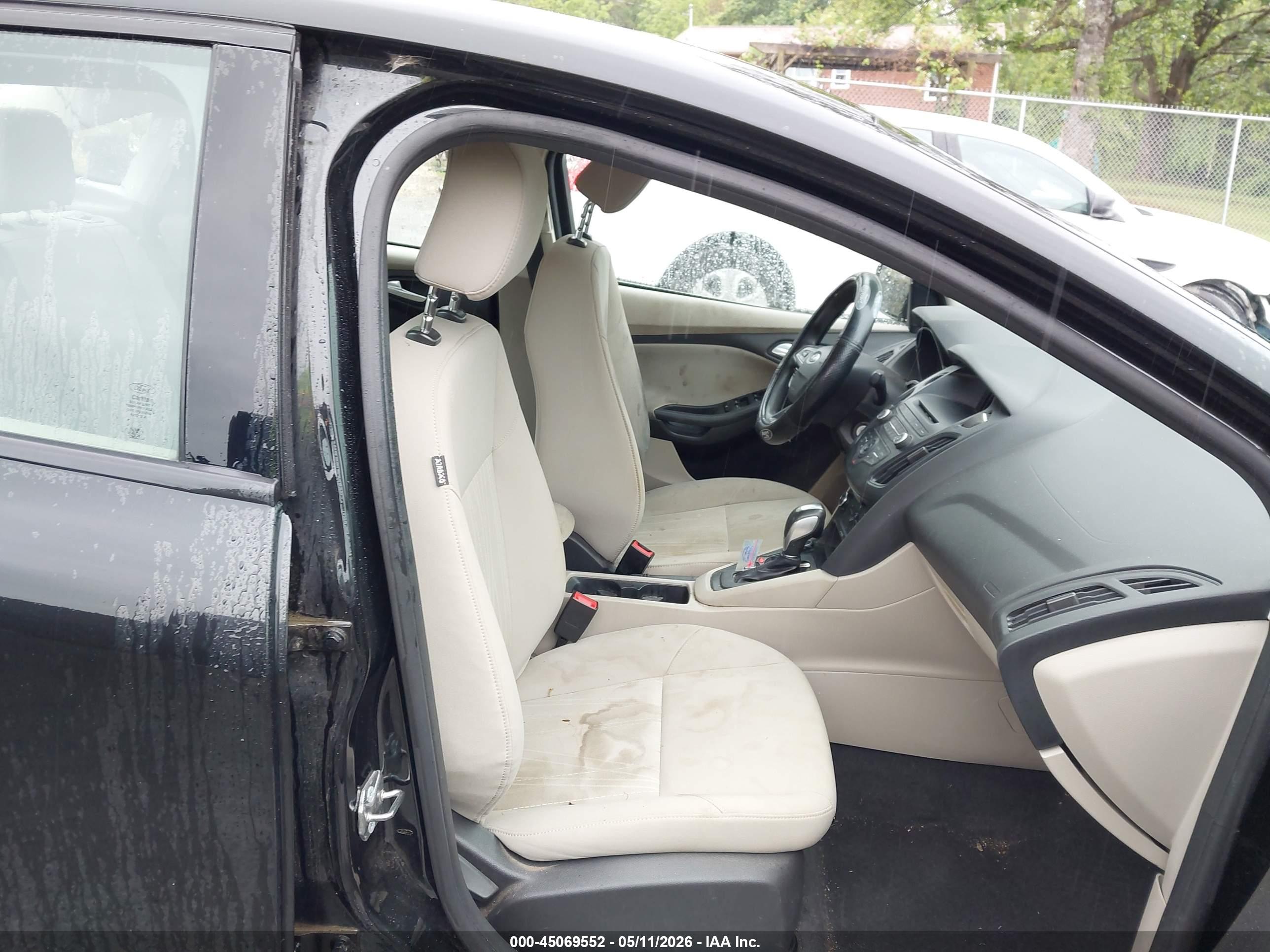 FORD FOCUS image 5