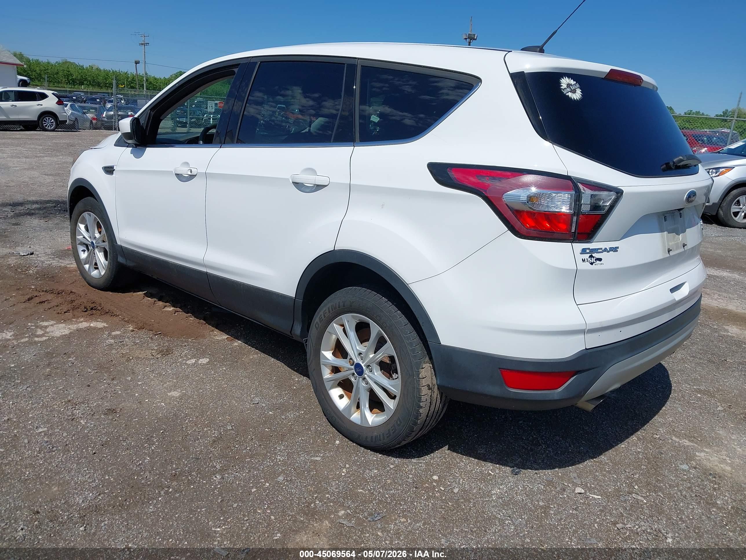 FORD ESCAPE image 3