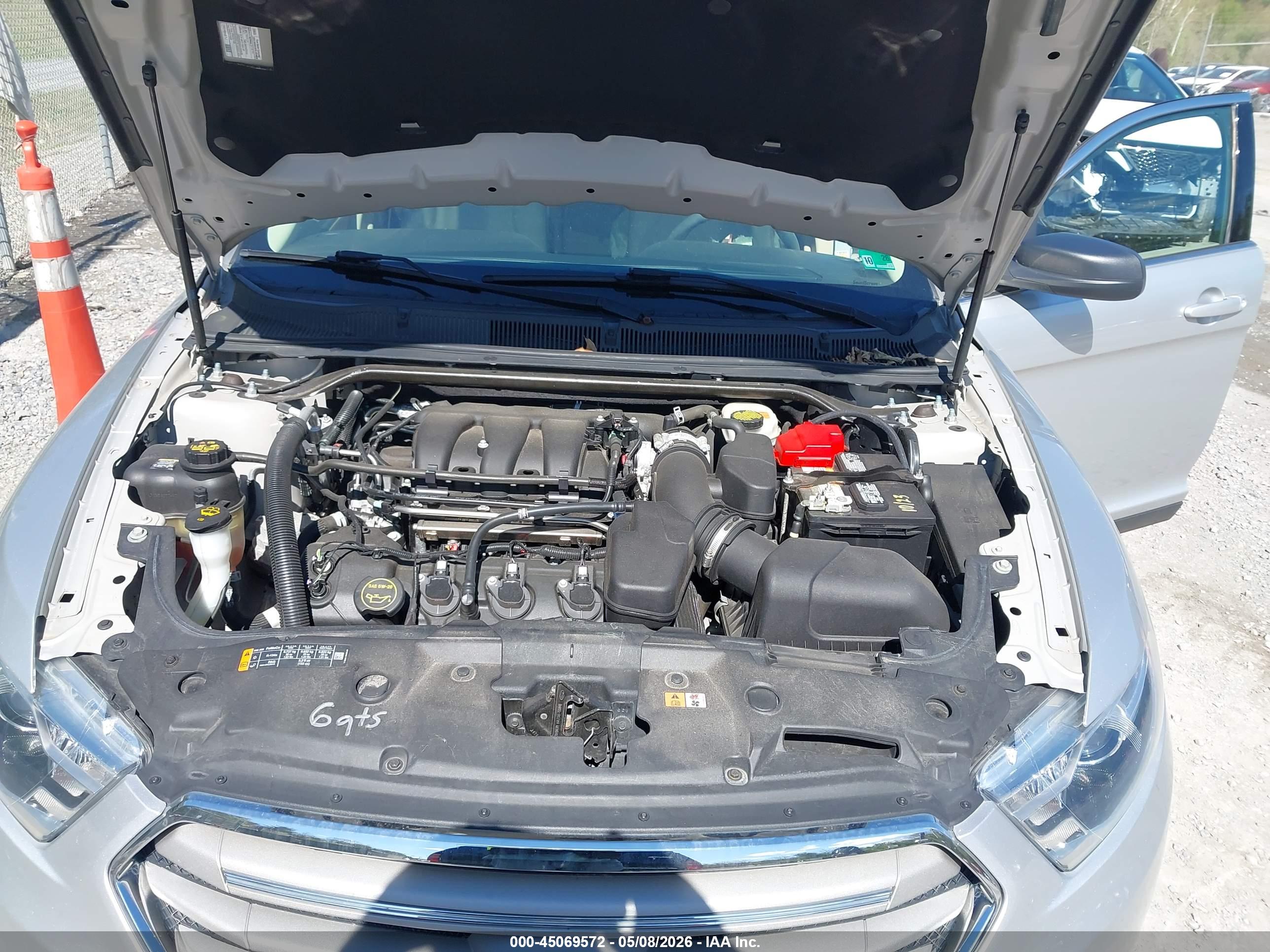 FORD TAURUS image 10