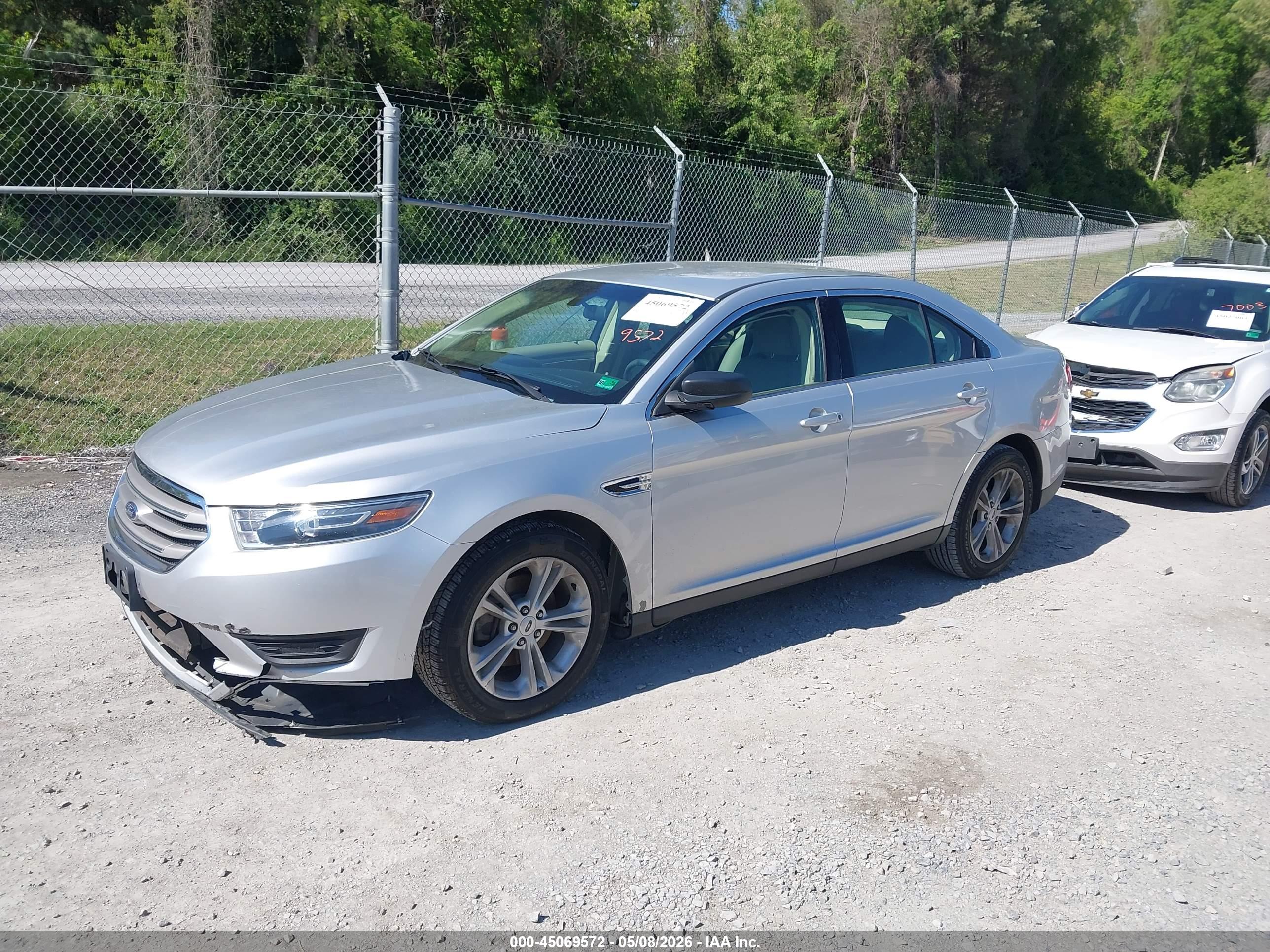 FORD TAURUS image 2