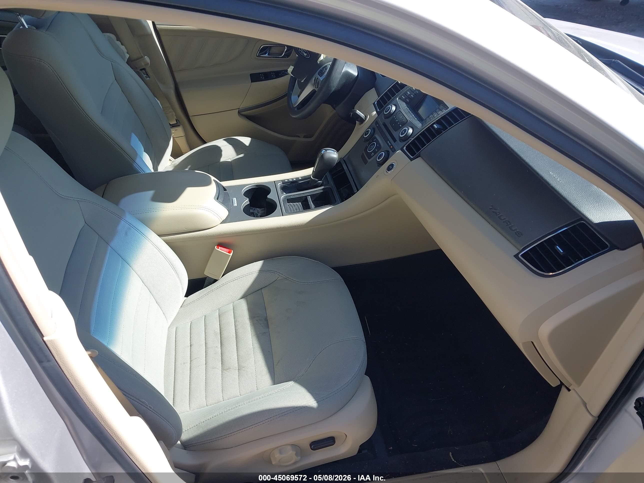 FORD TAURUS image 5