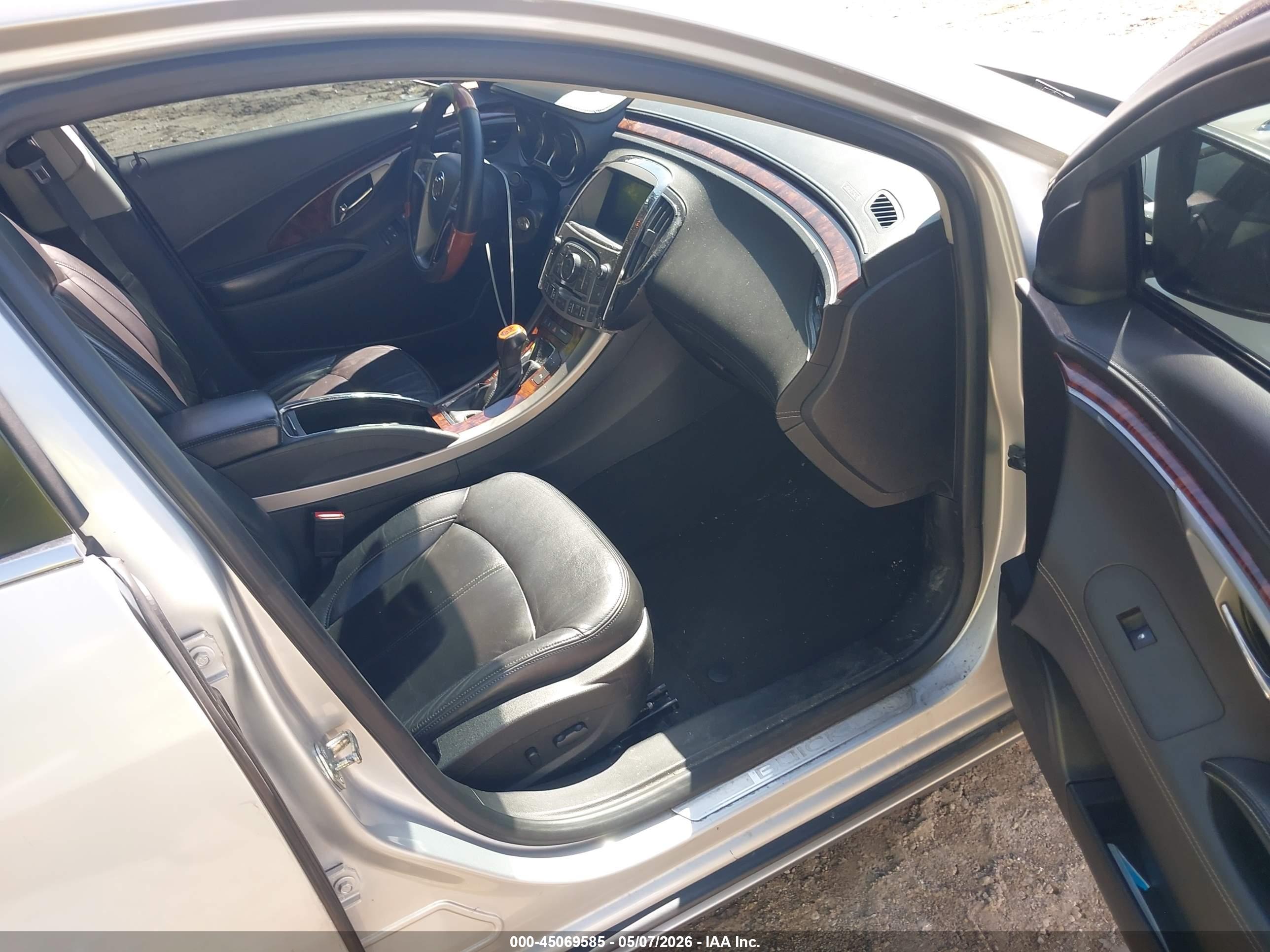 BUICK LACROSSE image 5