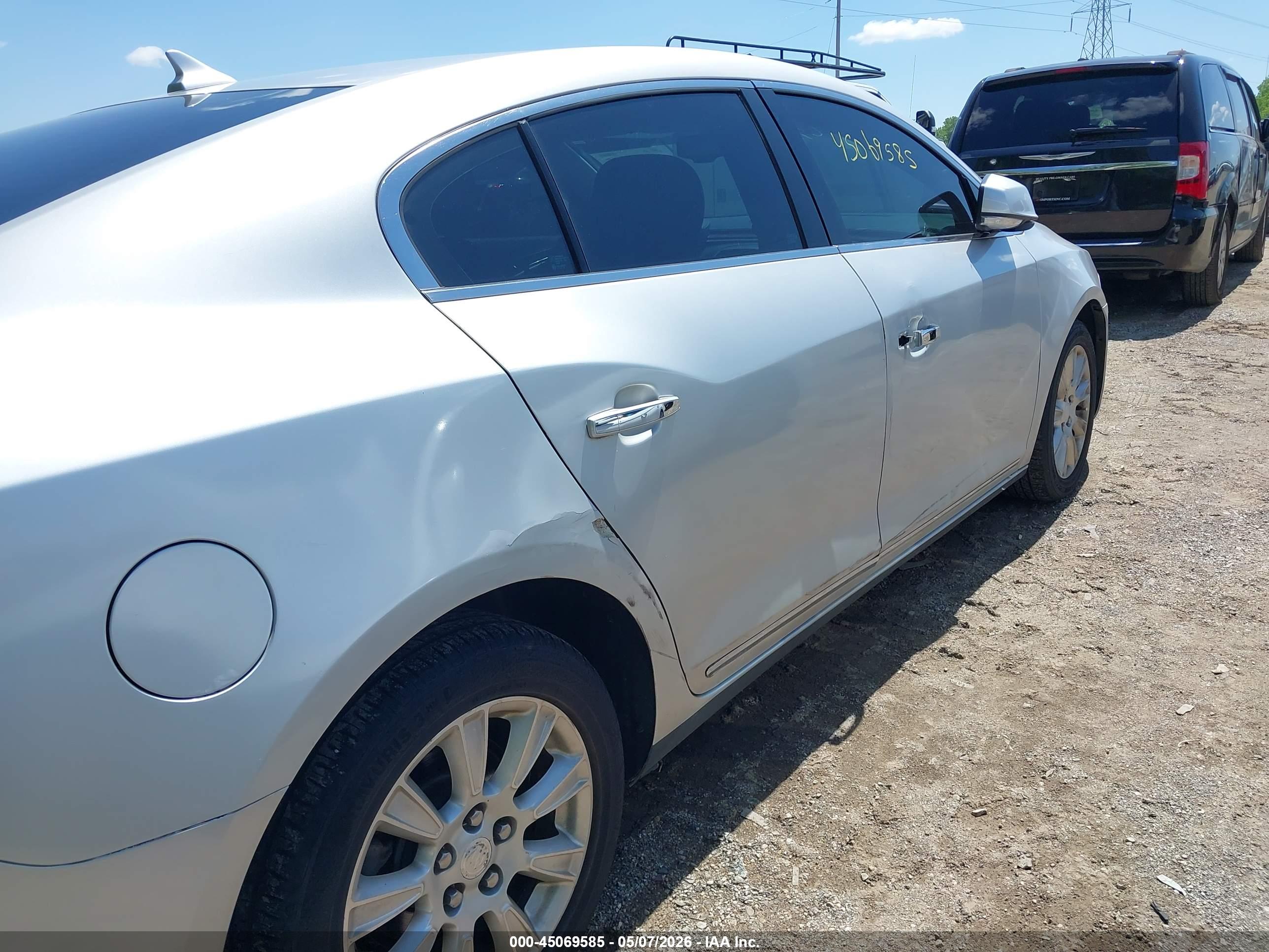 BUICK LACROSSE image 6