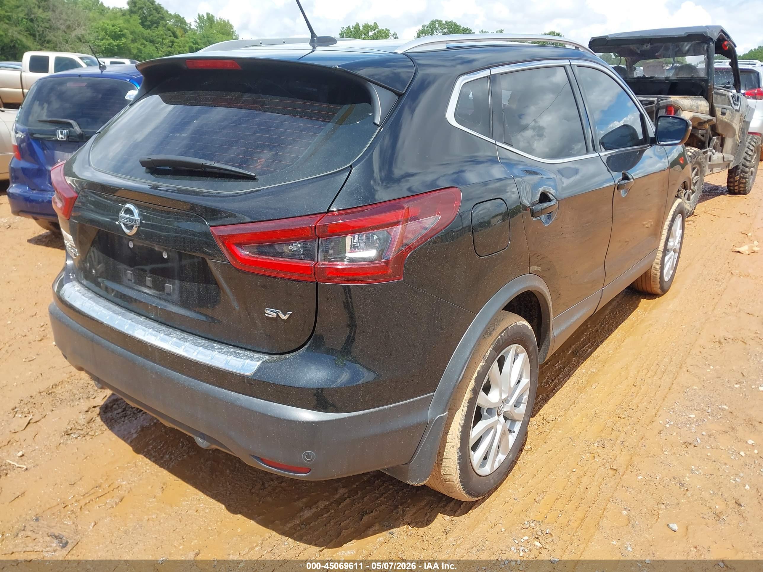 NISSAN ROGUE image 4