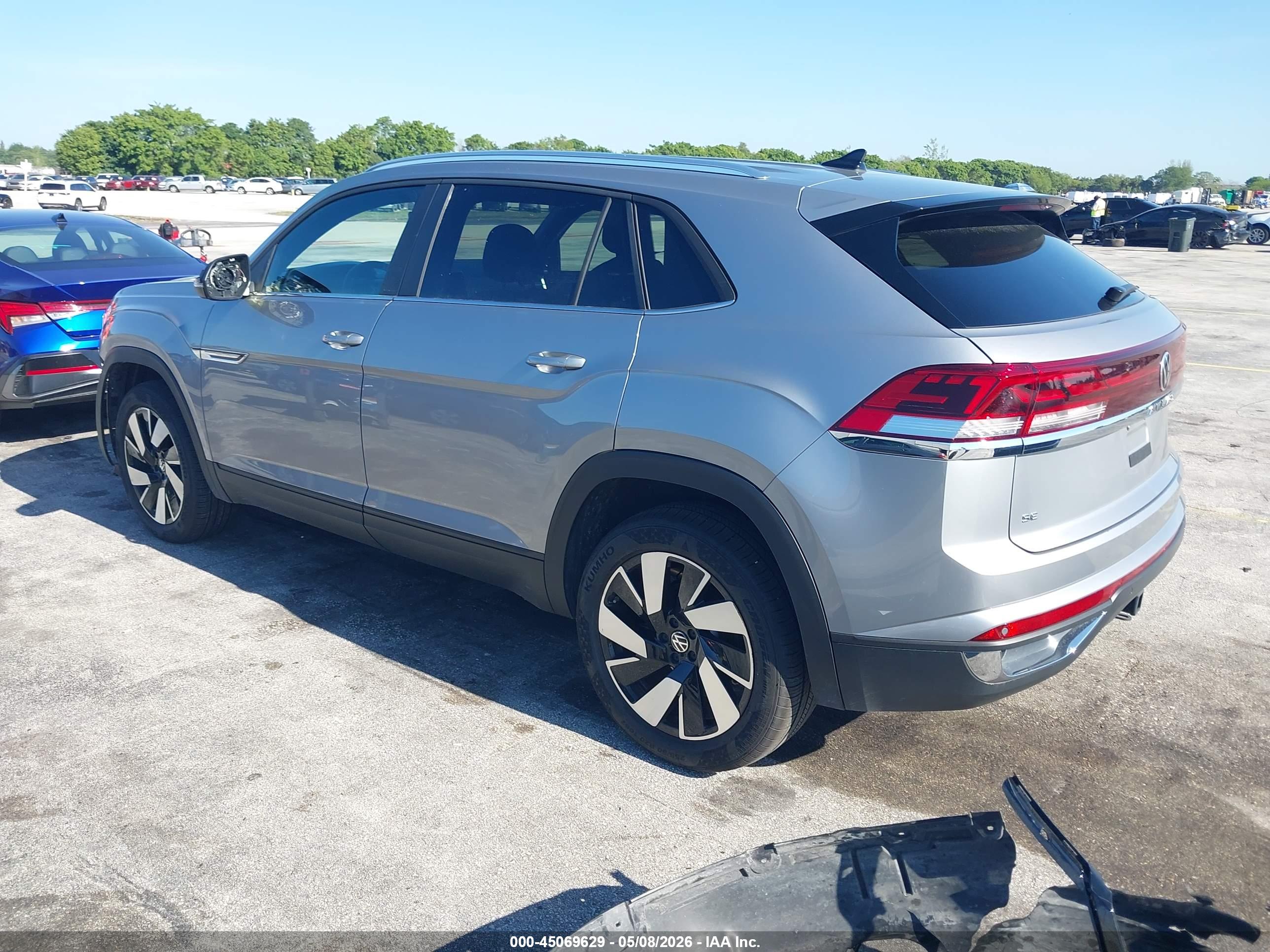 VOLKSWAGEN ATLAS image 3
