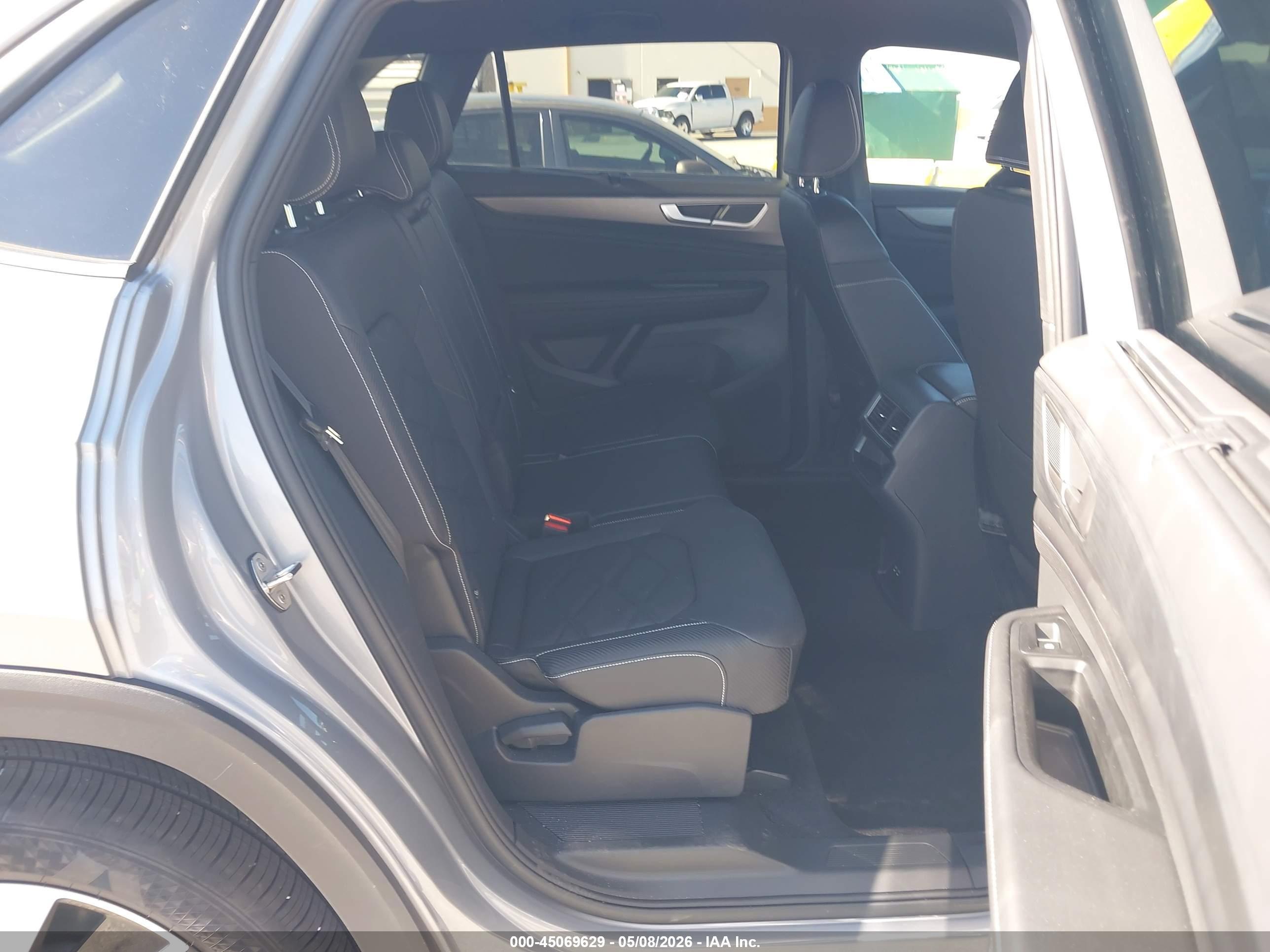 VOLKSWAGEN ATLAS image 8