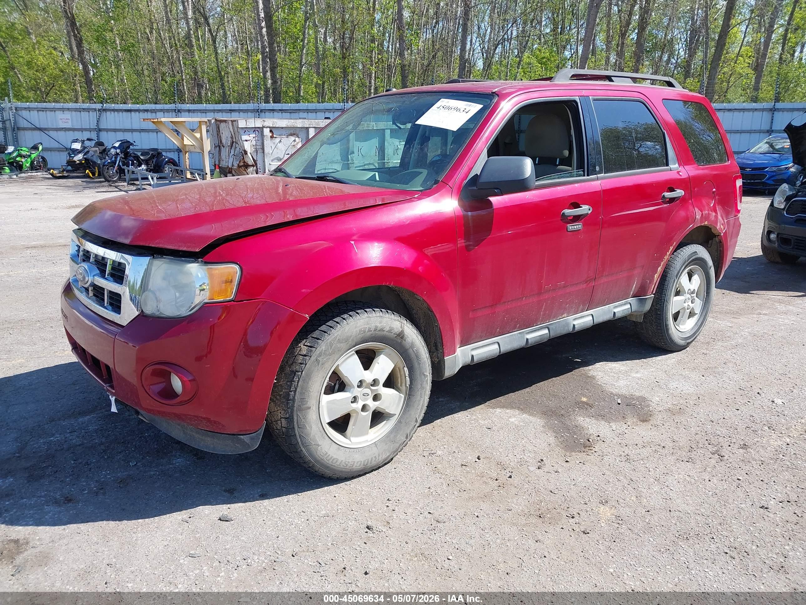 FORD ESCAPE image 2