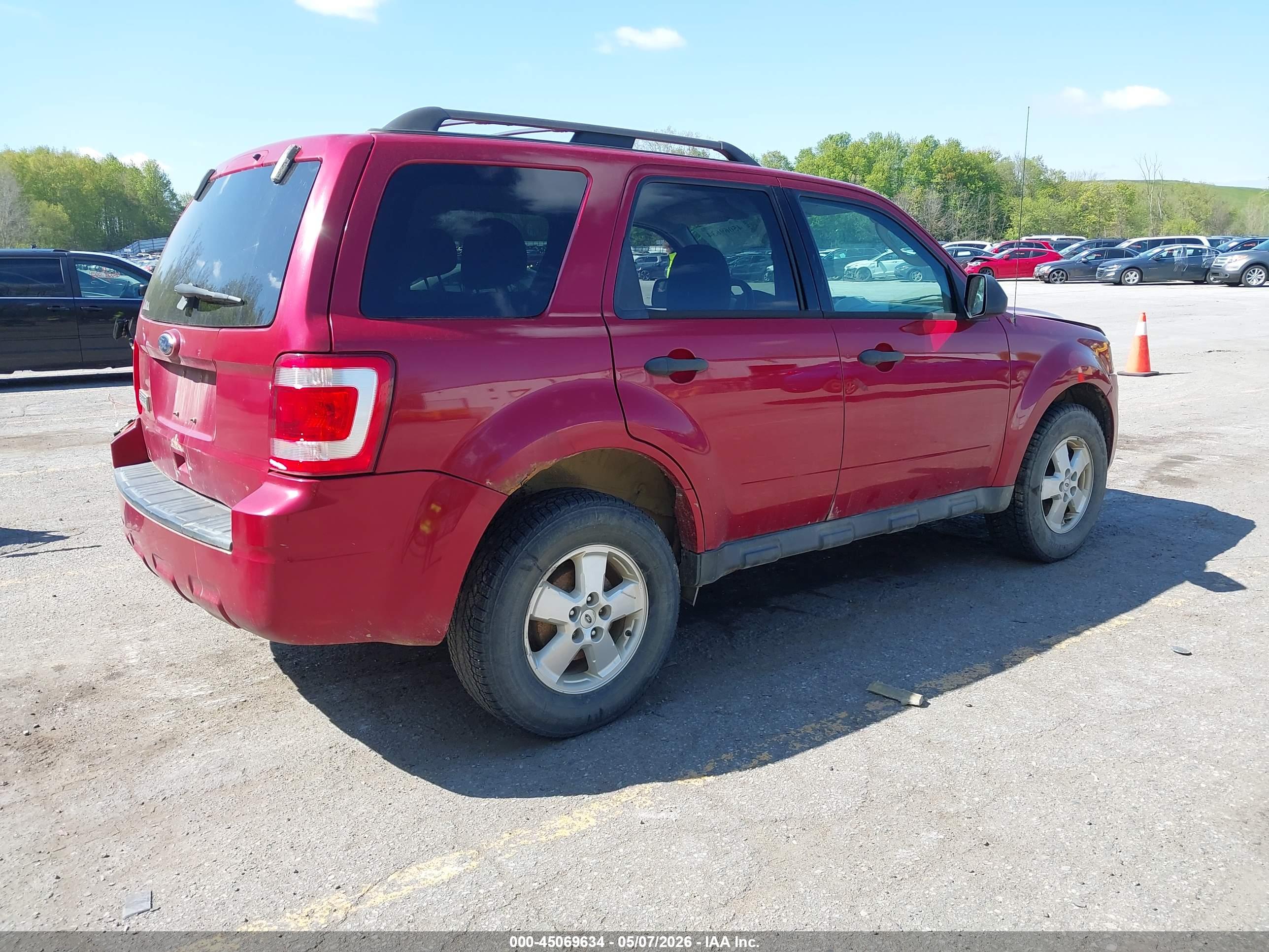FORD ESCAPE image 4