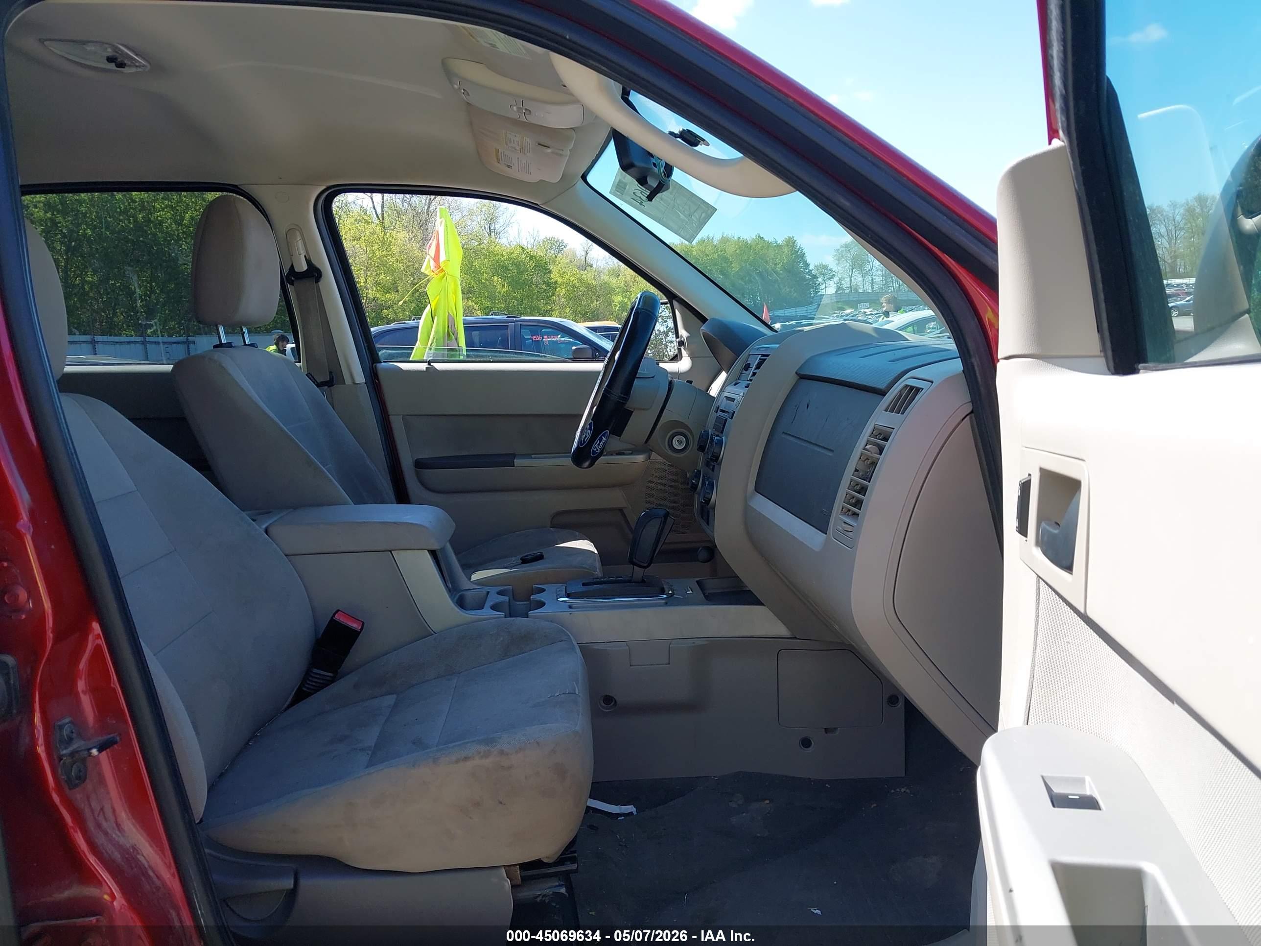 FORD ESCAPE image 5