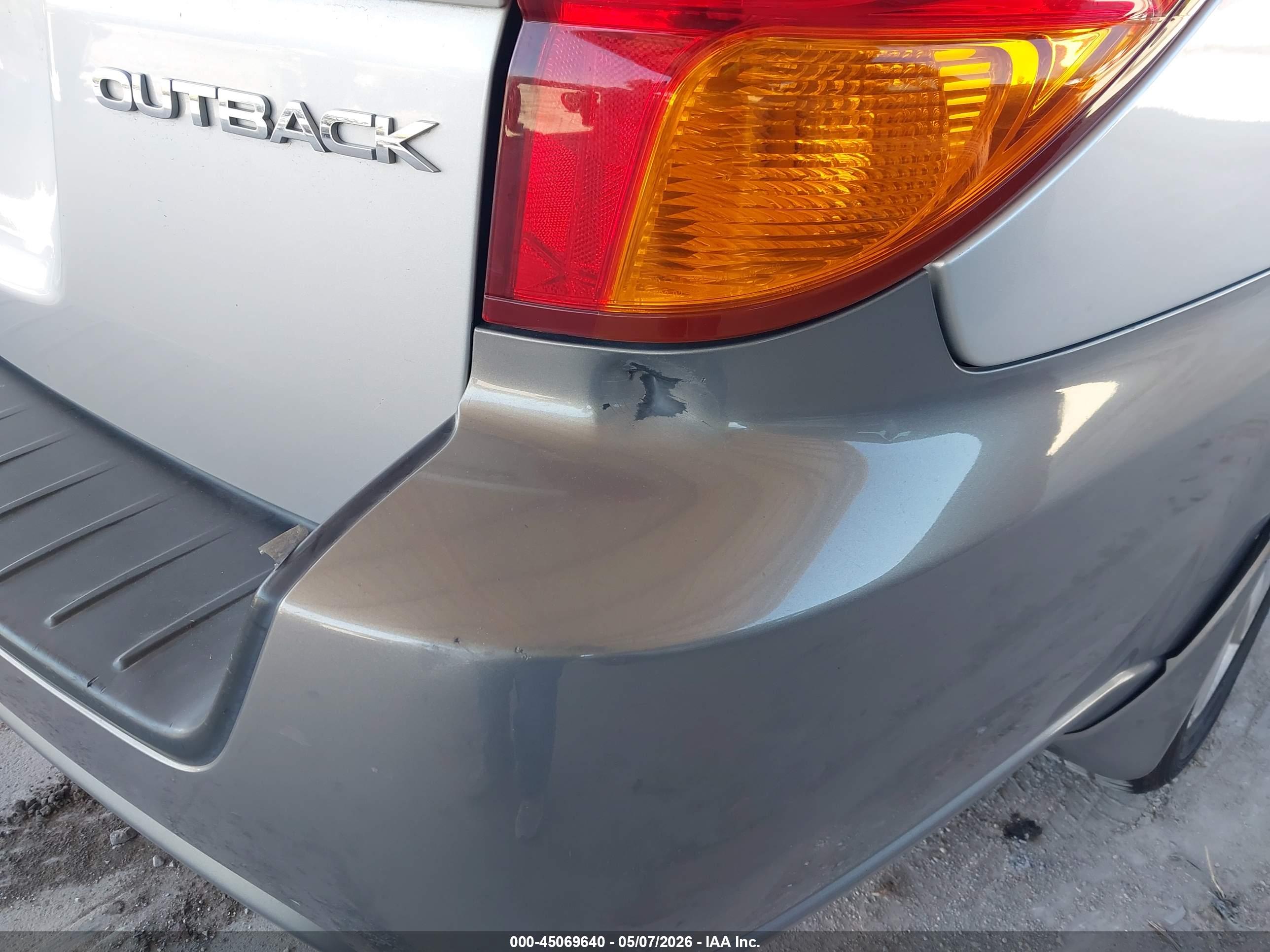 SUBARU OUTBACK image 6