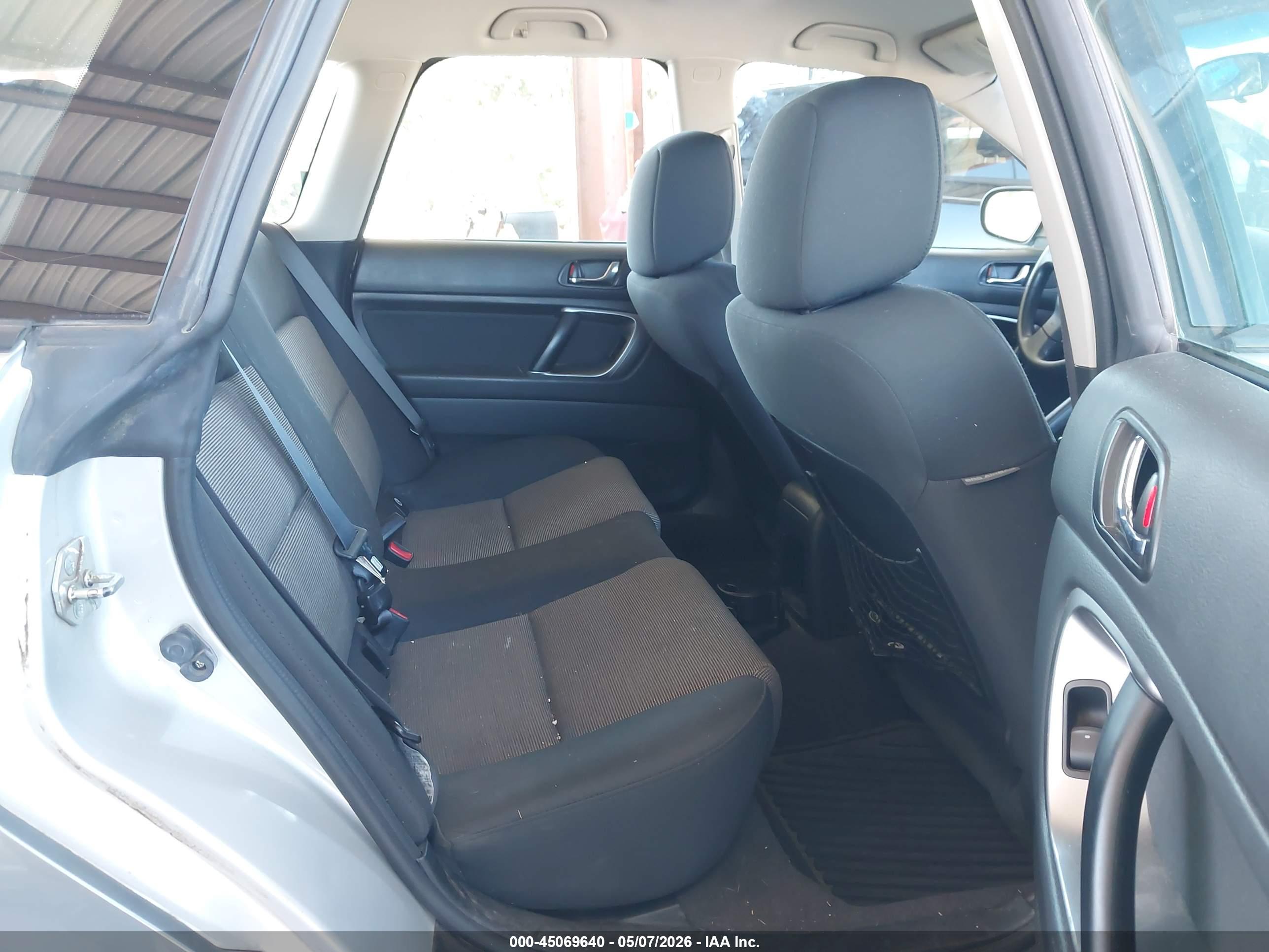 SUBARU OUTBACK image 8