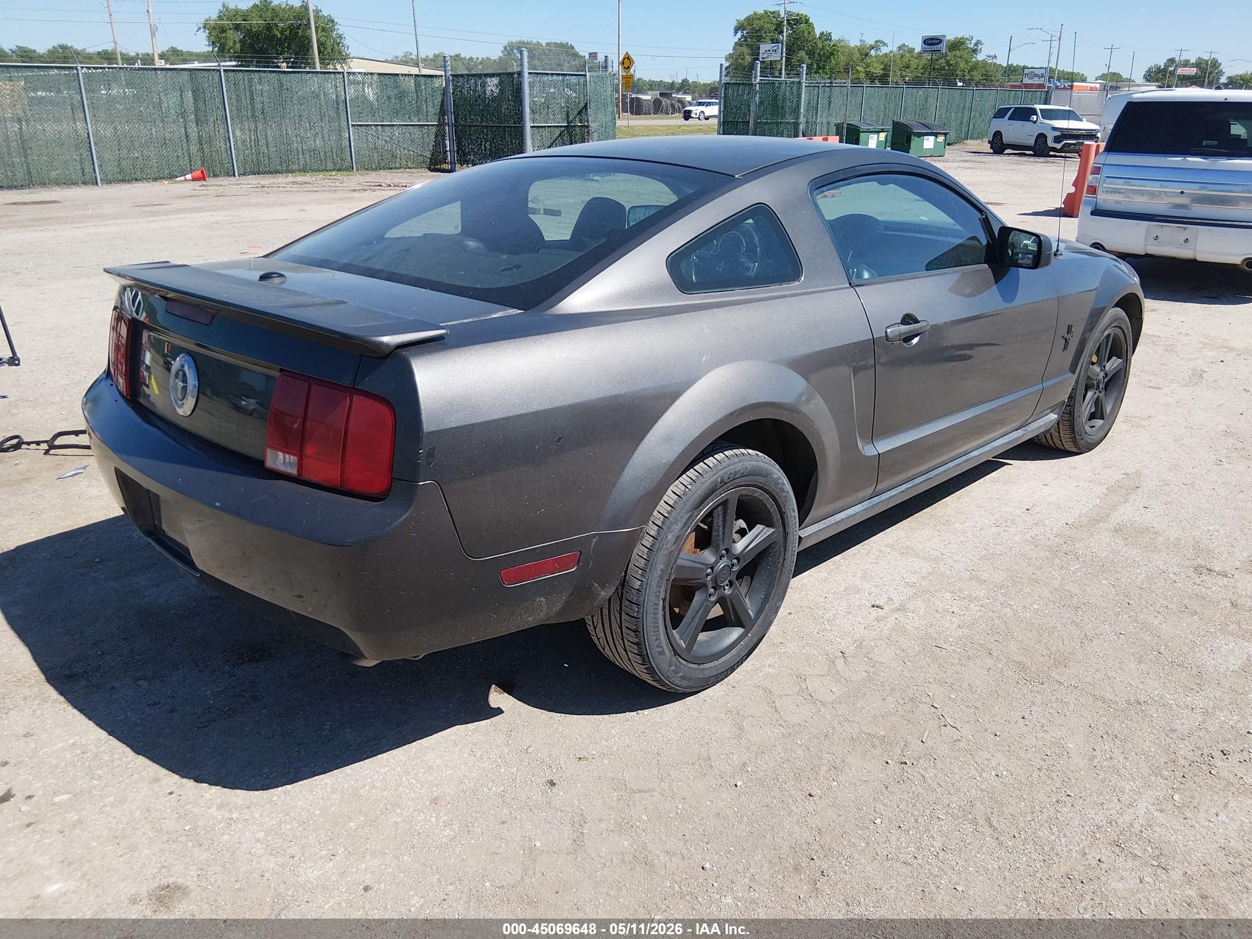 FORD MUSTANG image 4