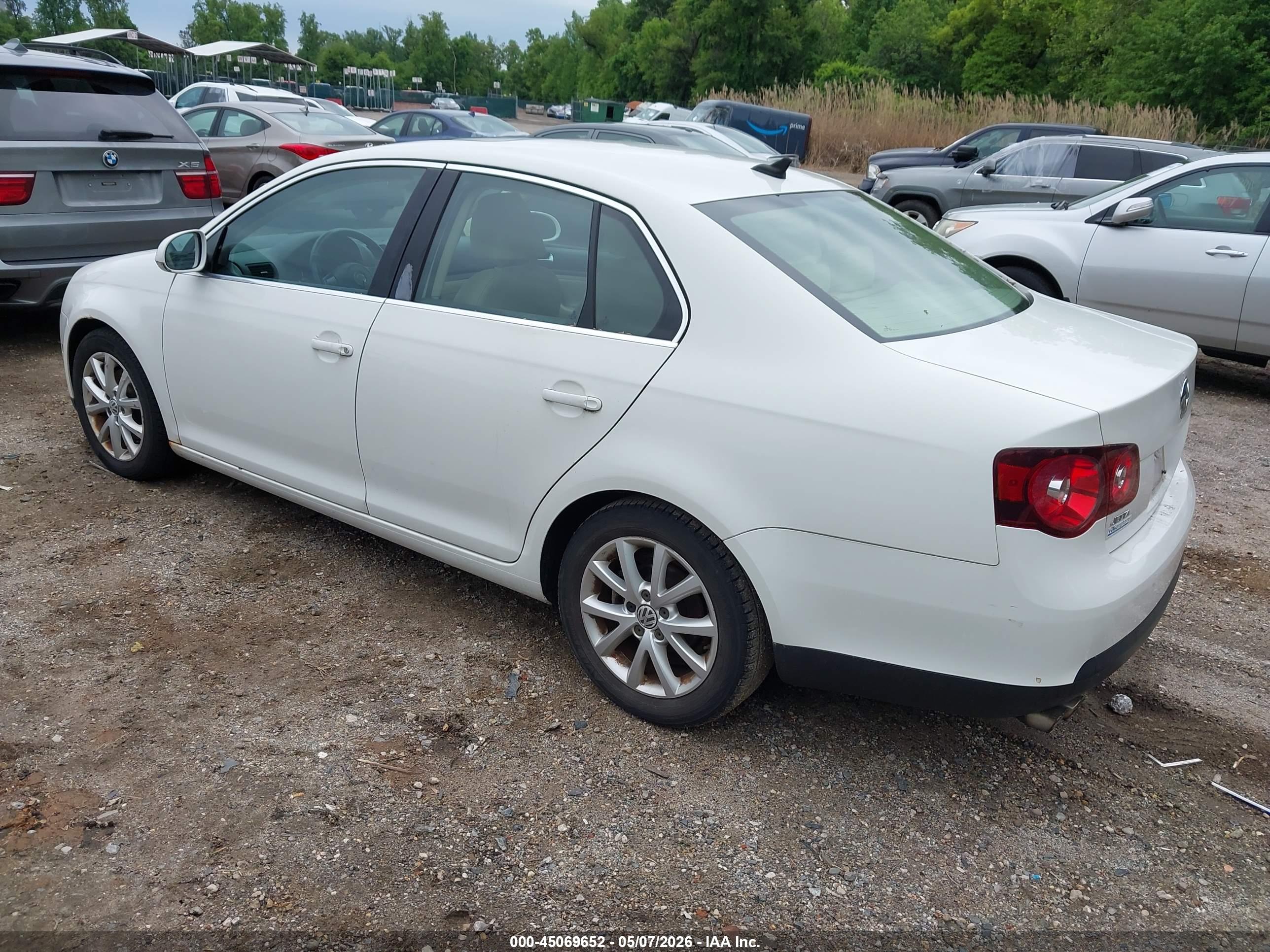 VOLKSWAGEN JETTA image 3
