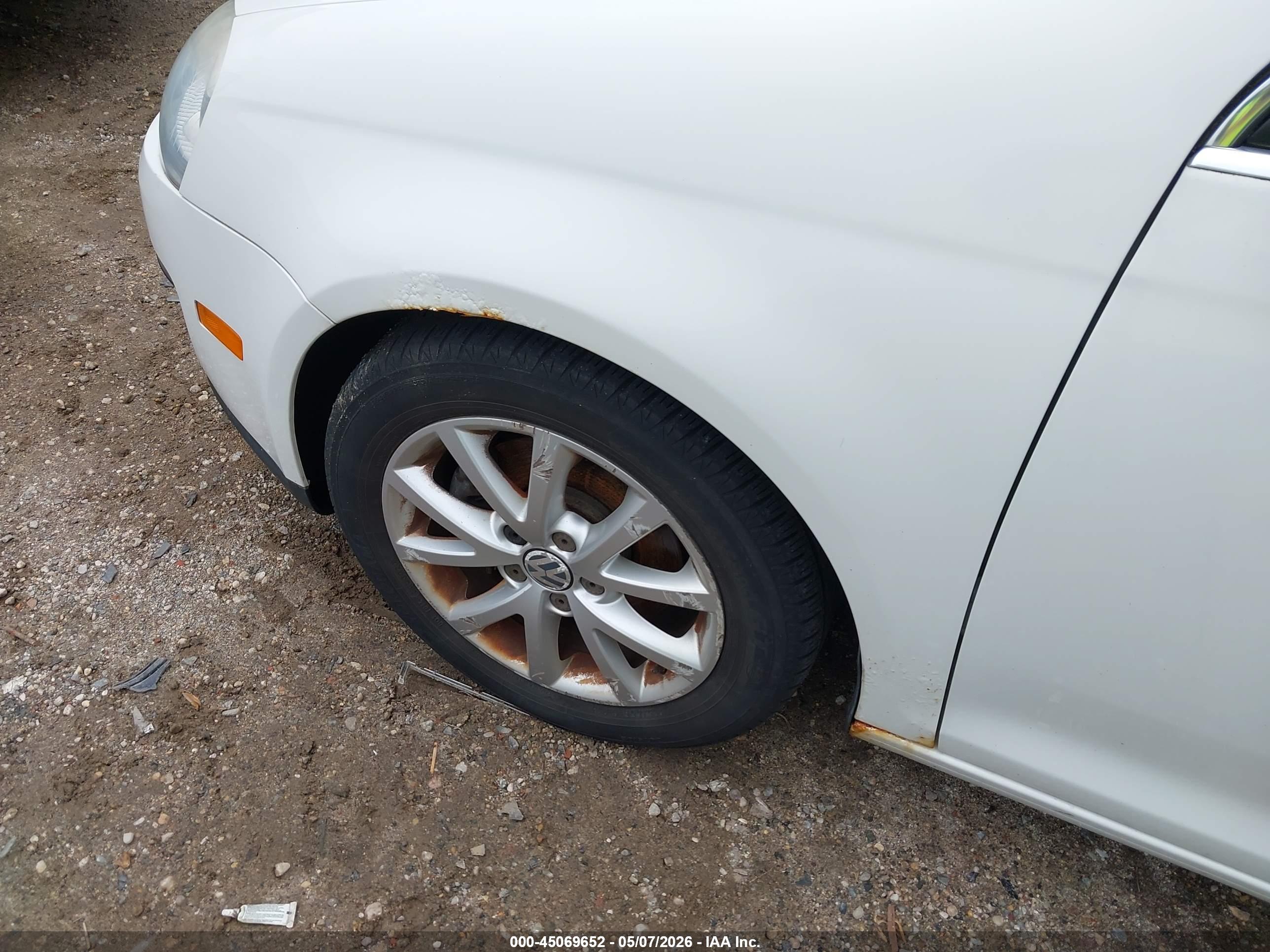 VOLKSWAGEN JETTA image 6