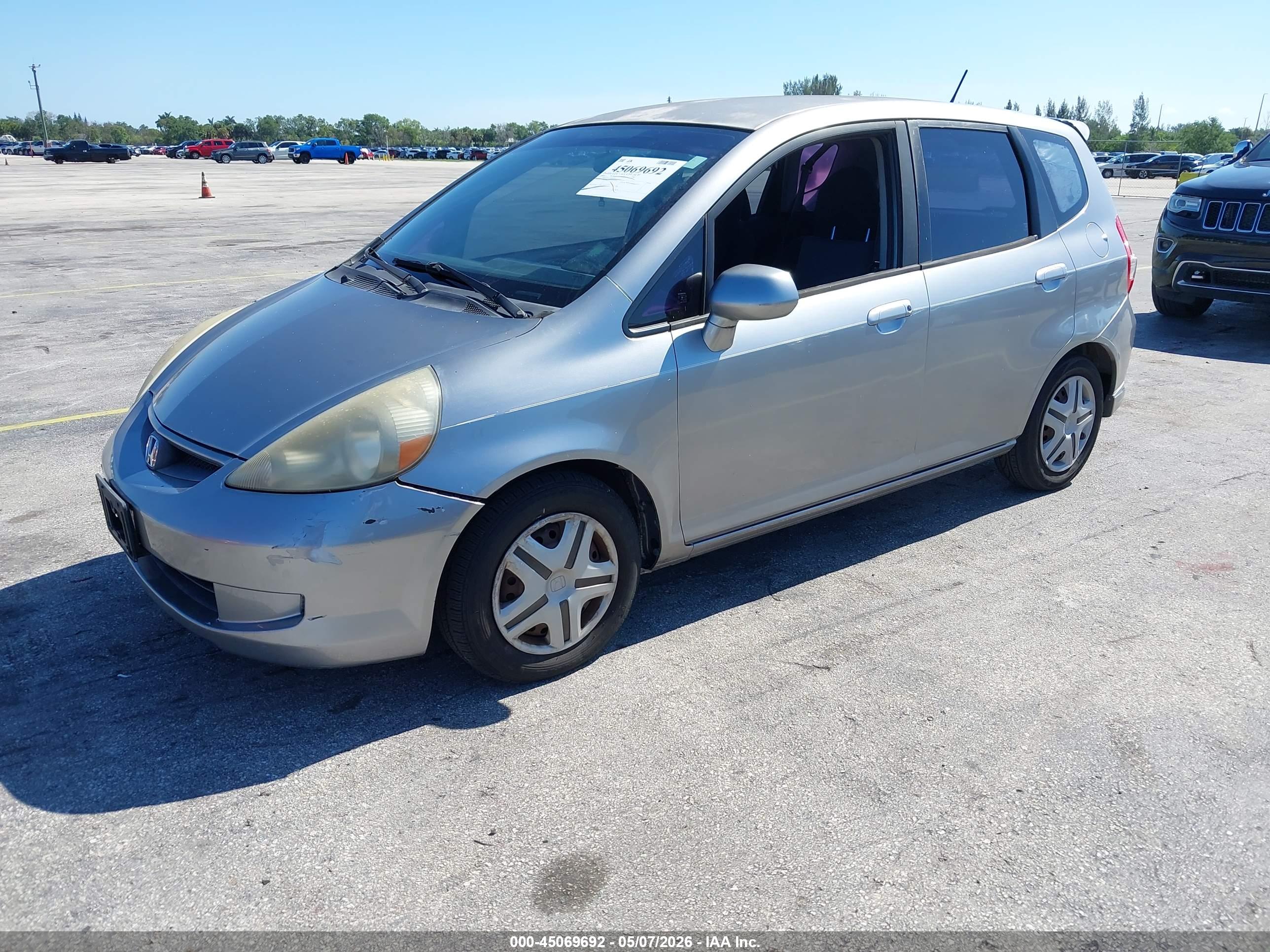 HONDA FIT image 2