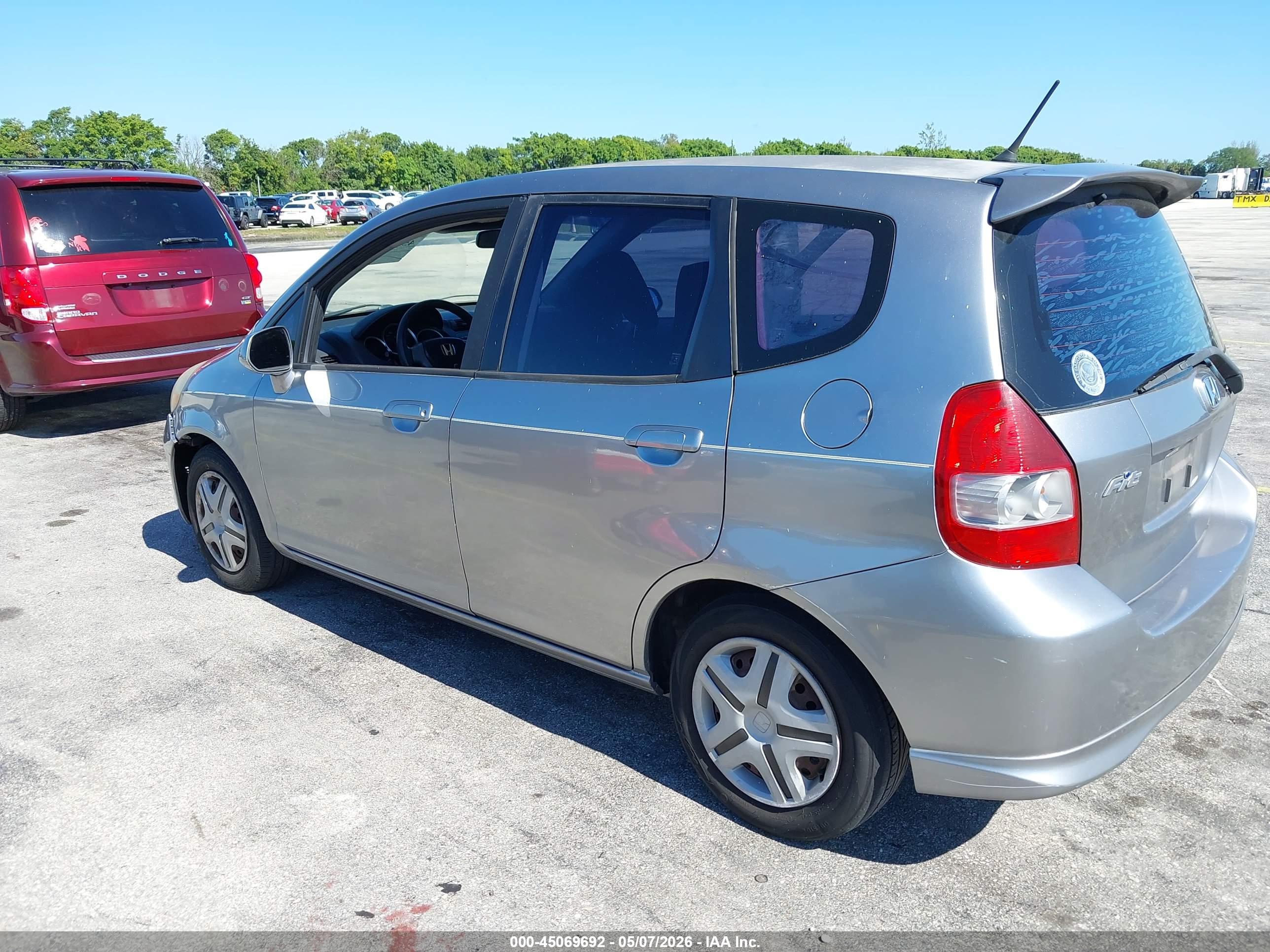 HONDA FIT image 3