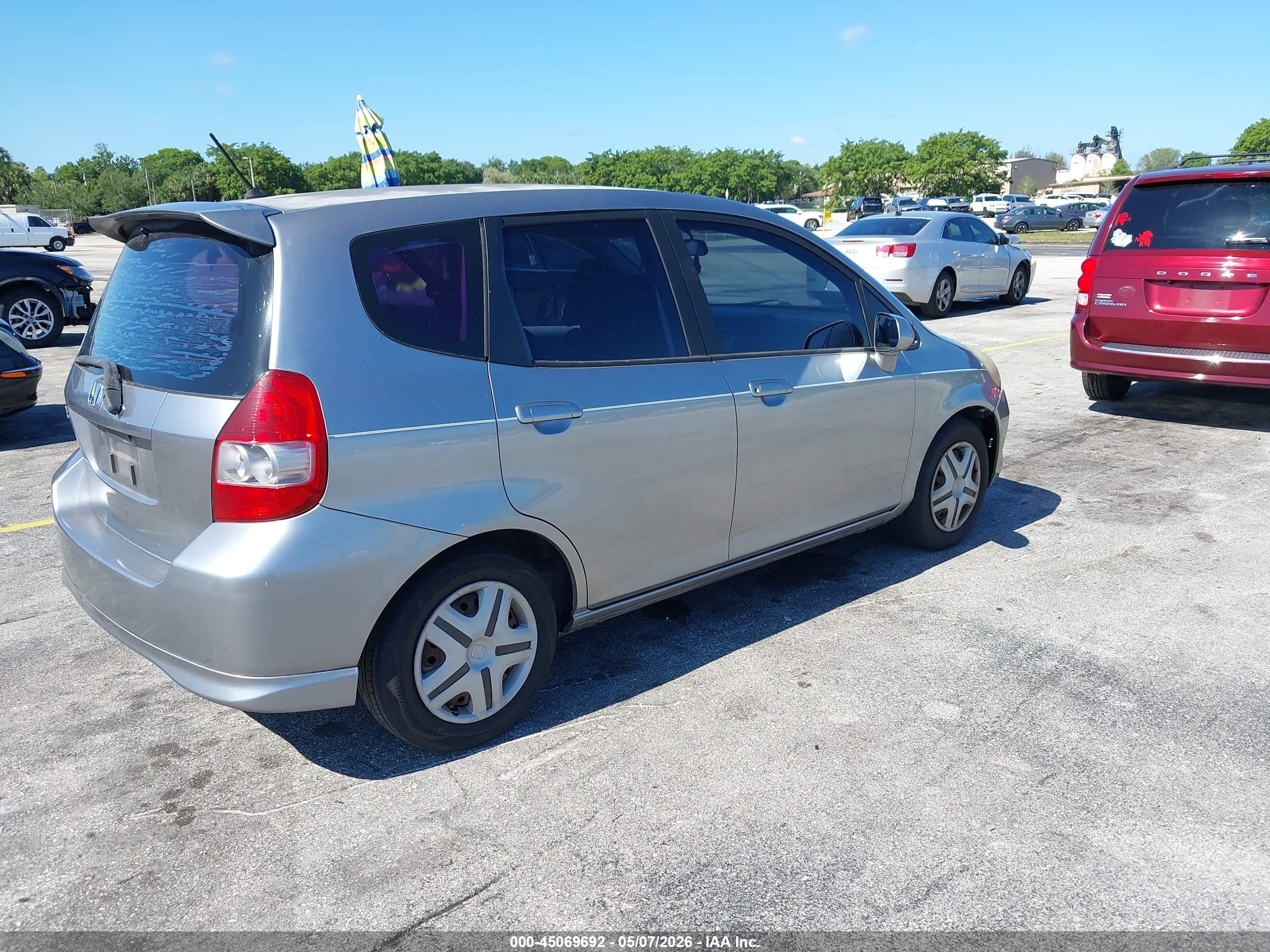 HONDA FIT image 4