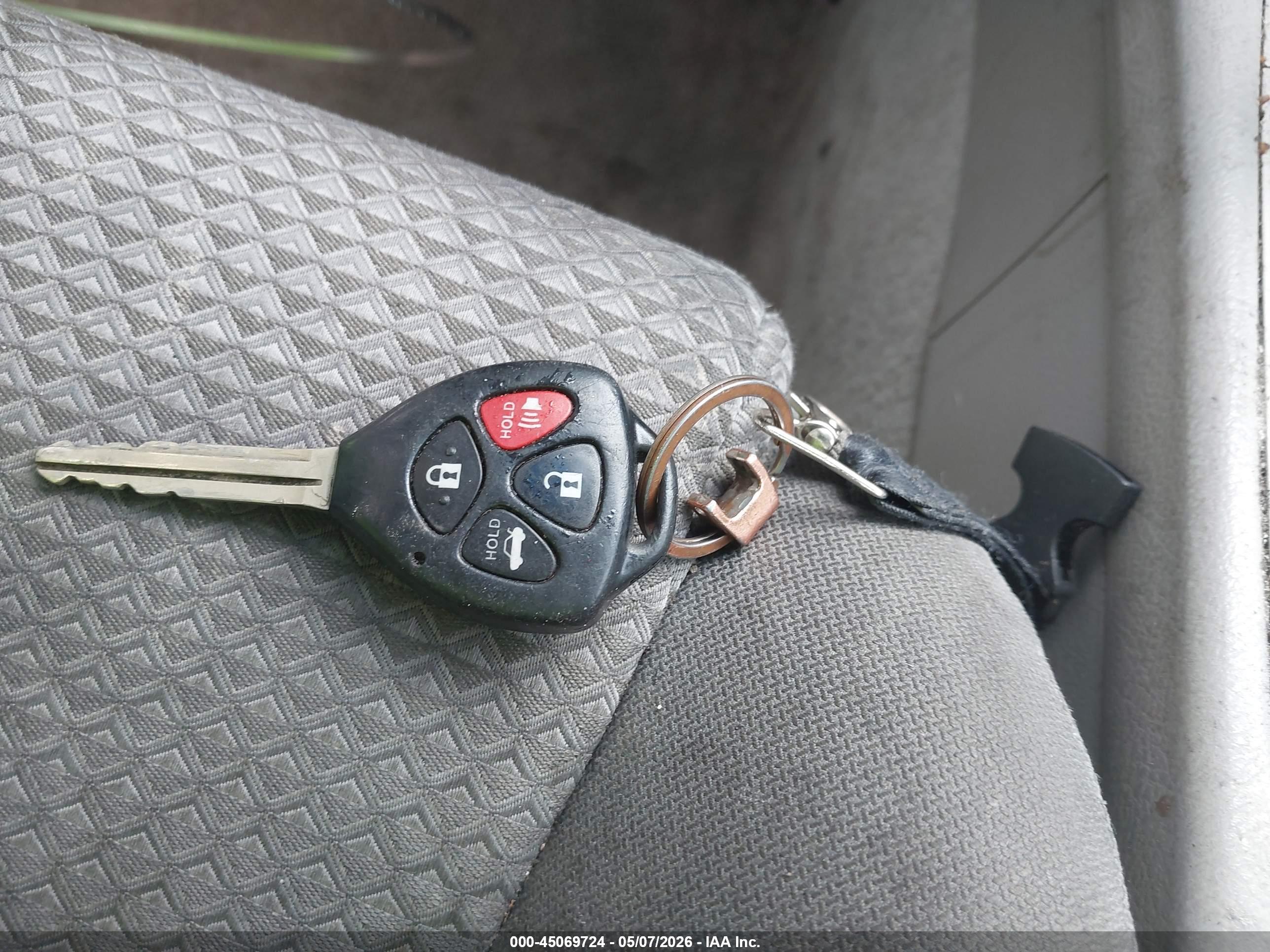 TOYOTA CAMRY image 11