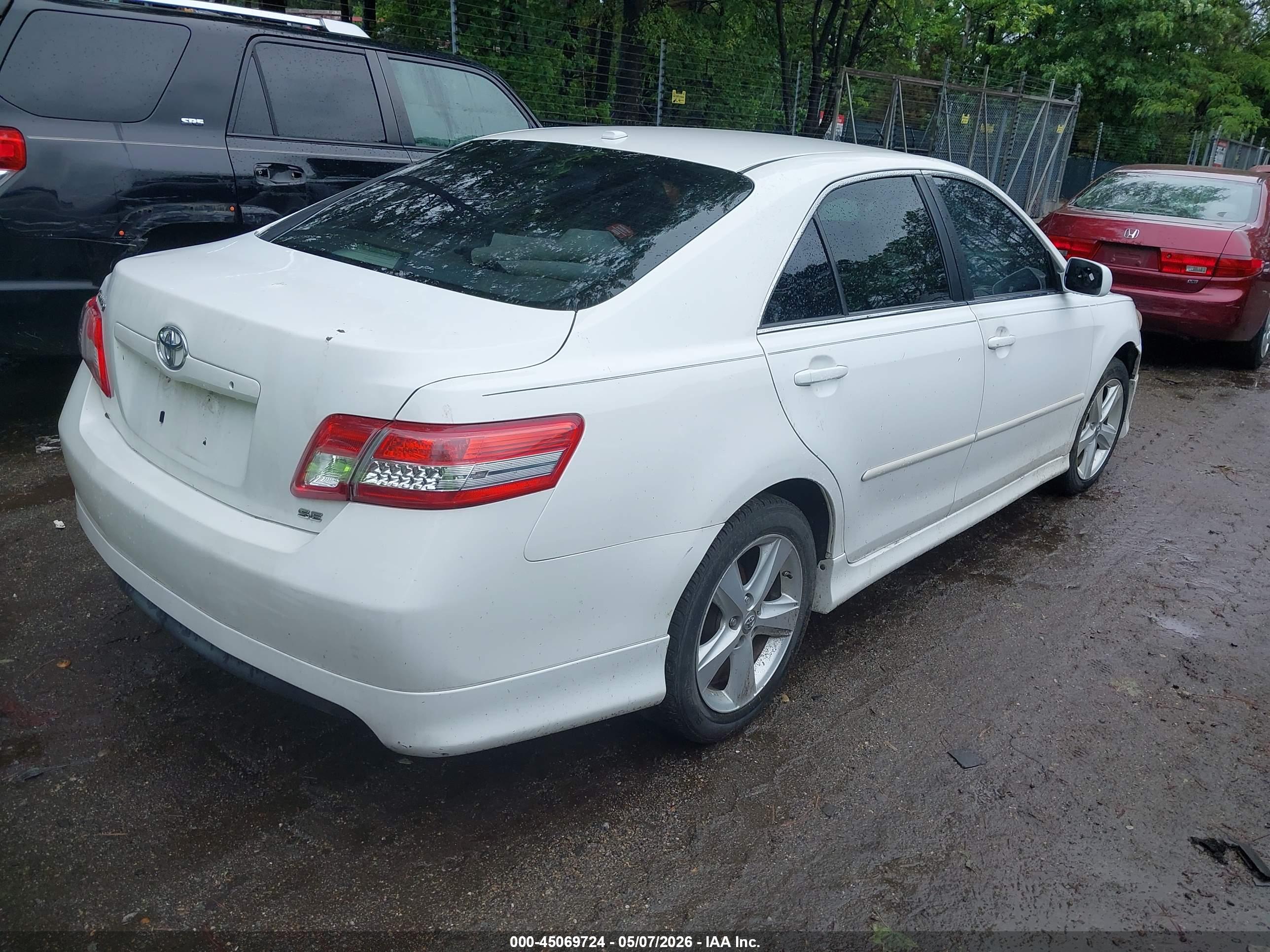 TOYOTA CAMRY image 4