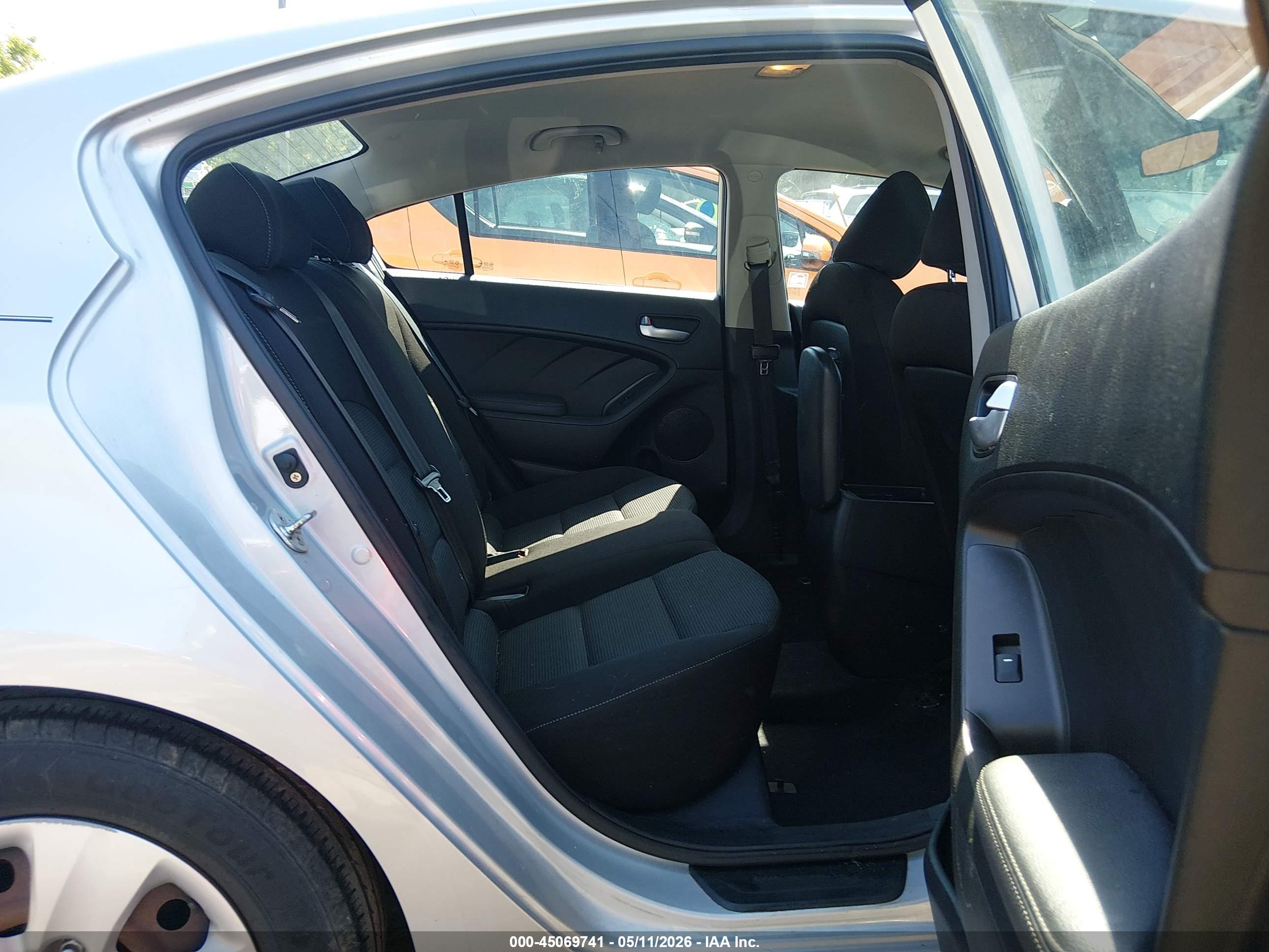KIA FORTE image 8