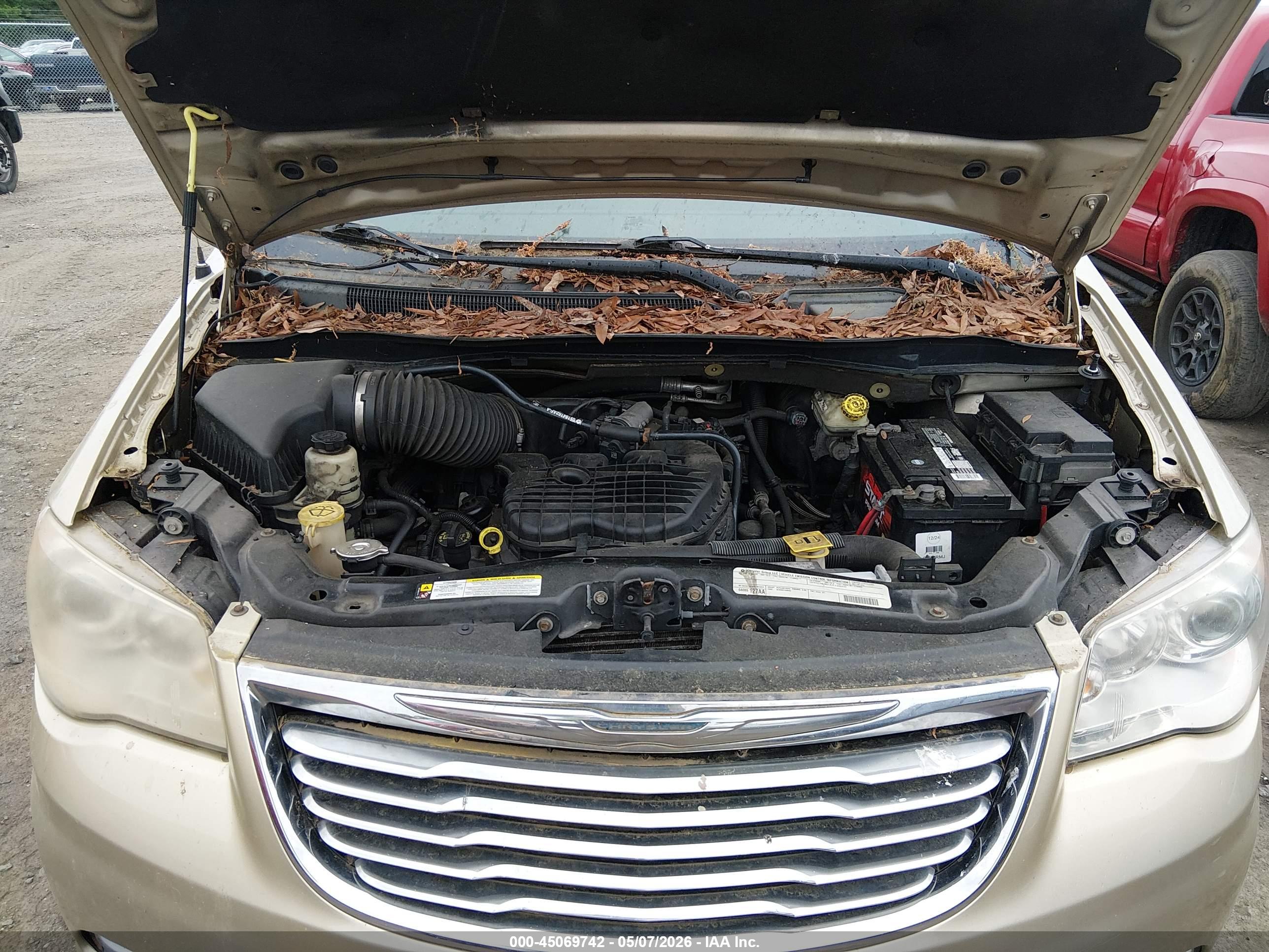 CHRYSLER TOWN image 10