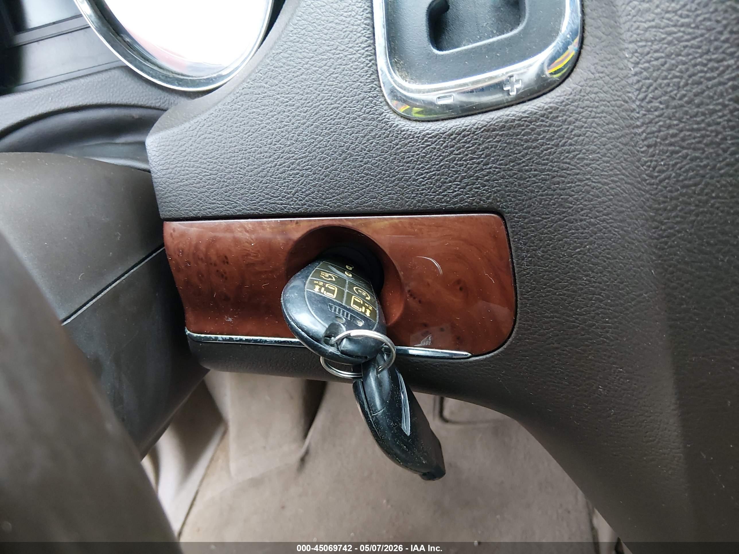 CHRYSLER TOWN image 11