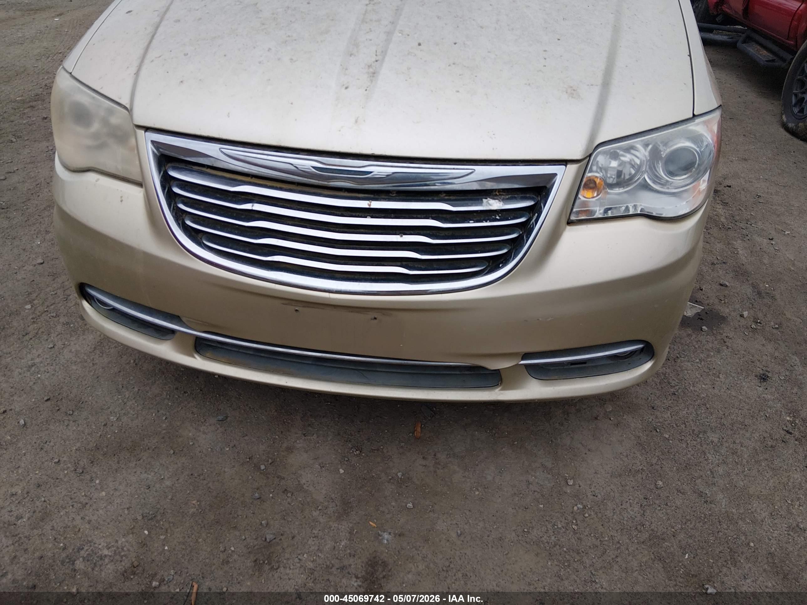 CHRYSLER TOWN image 6