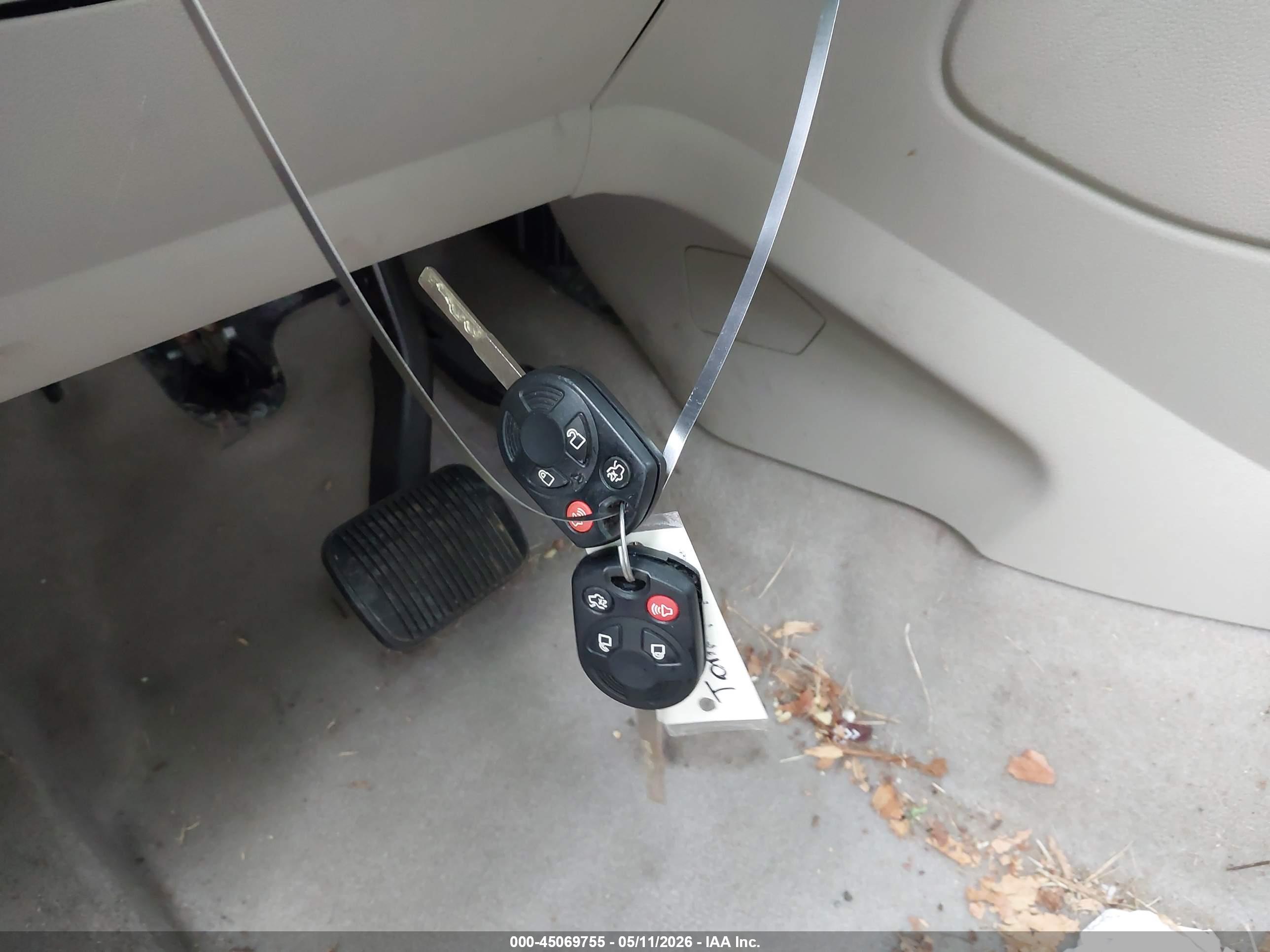 FORD C-MAX image 11