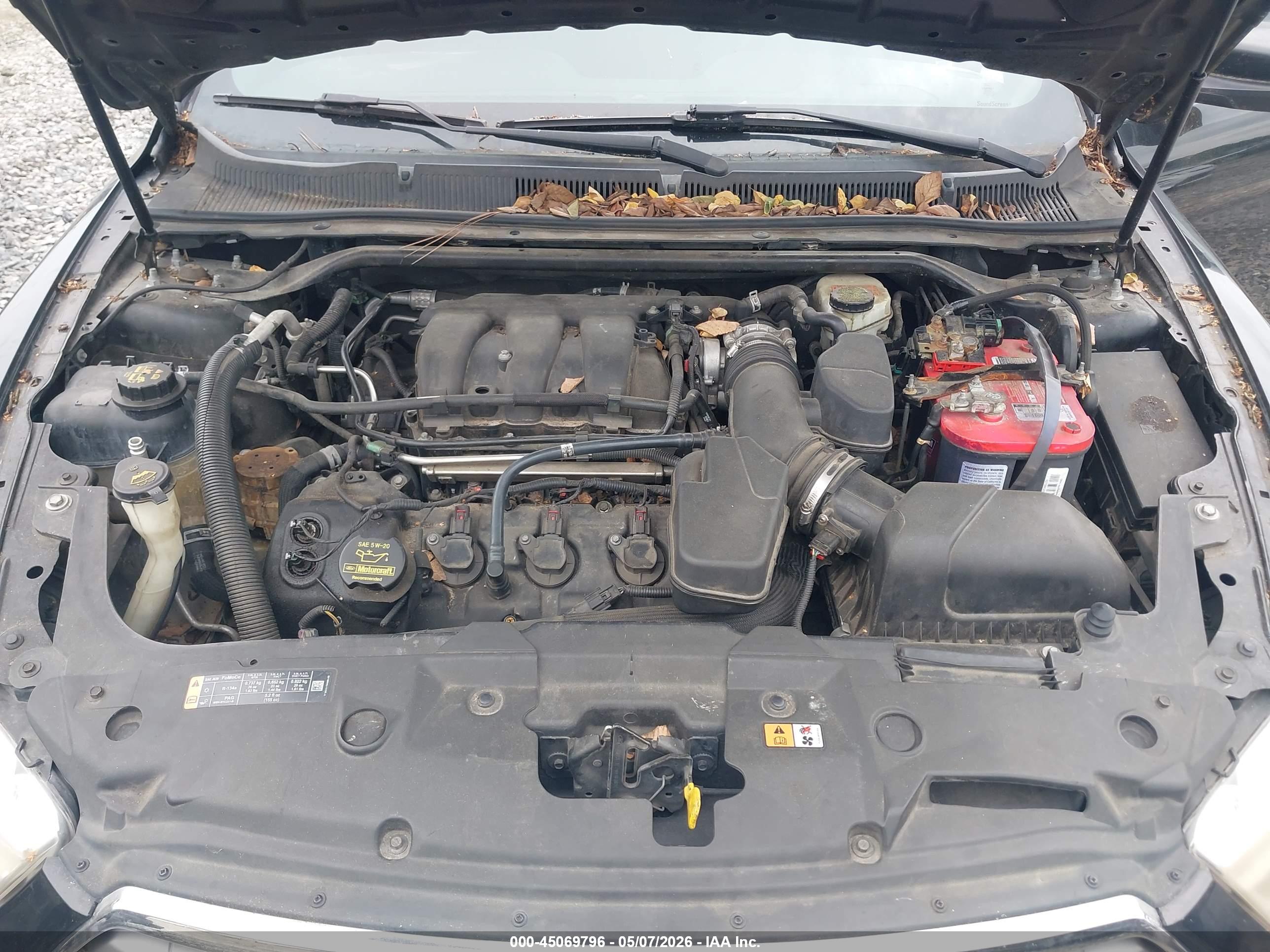 FORD TAURUS image 10