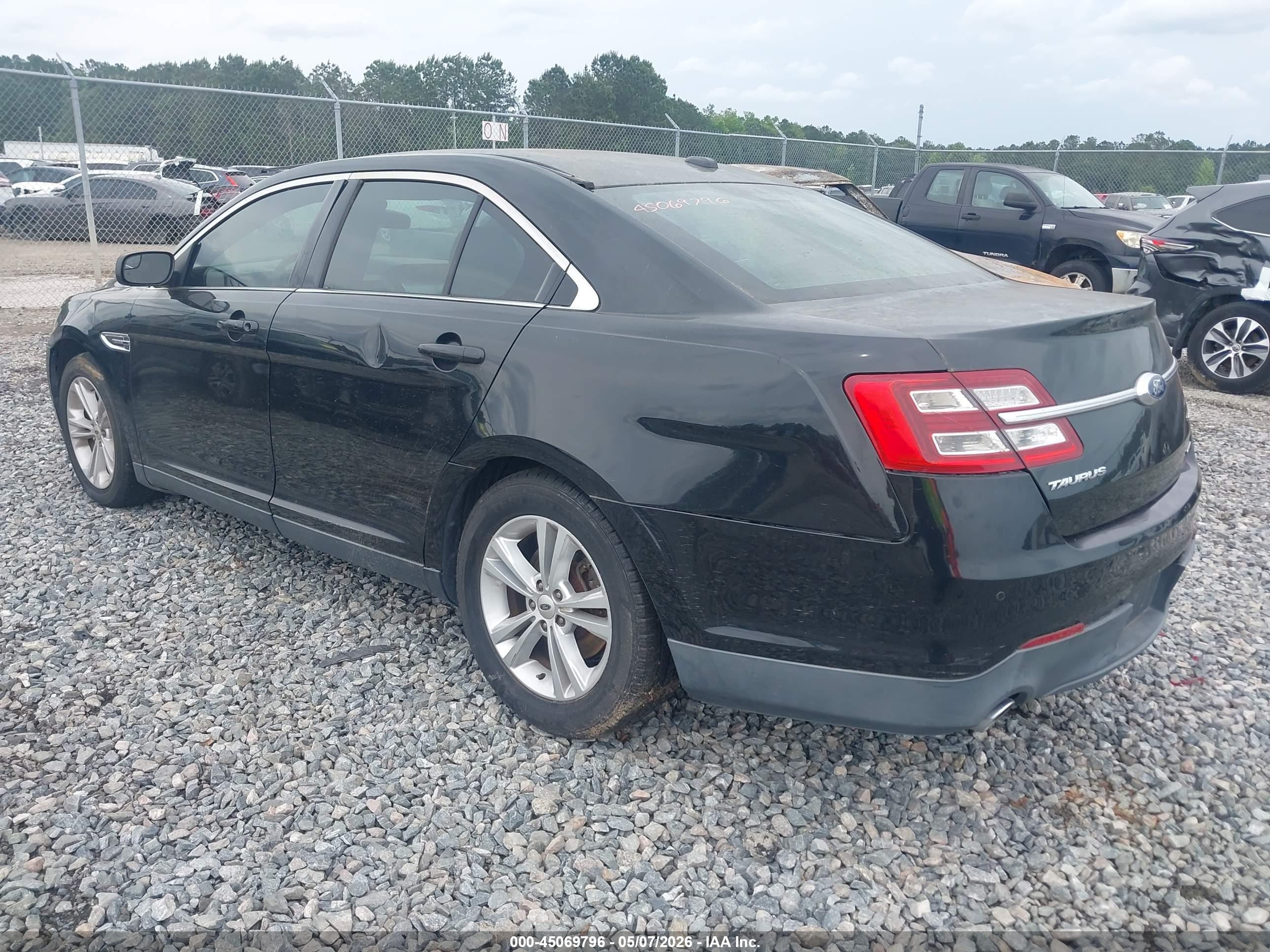 FORD TAURUS image 3