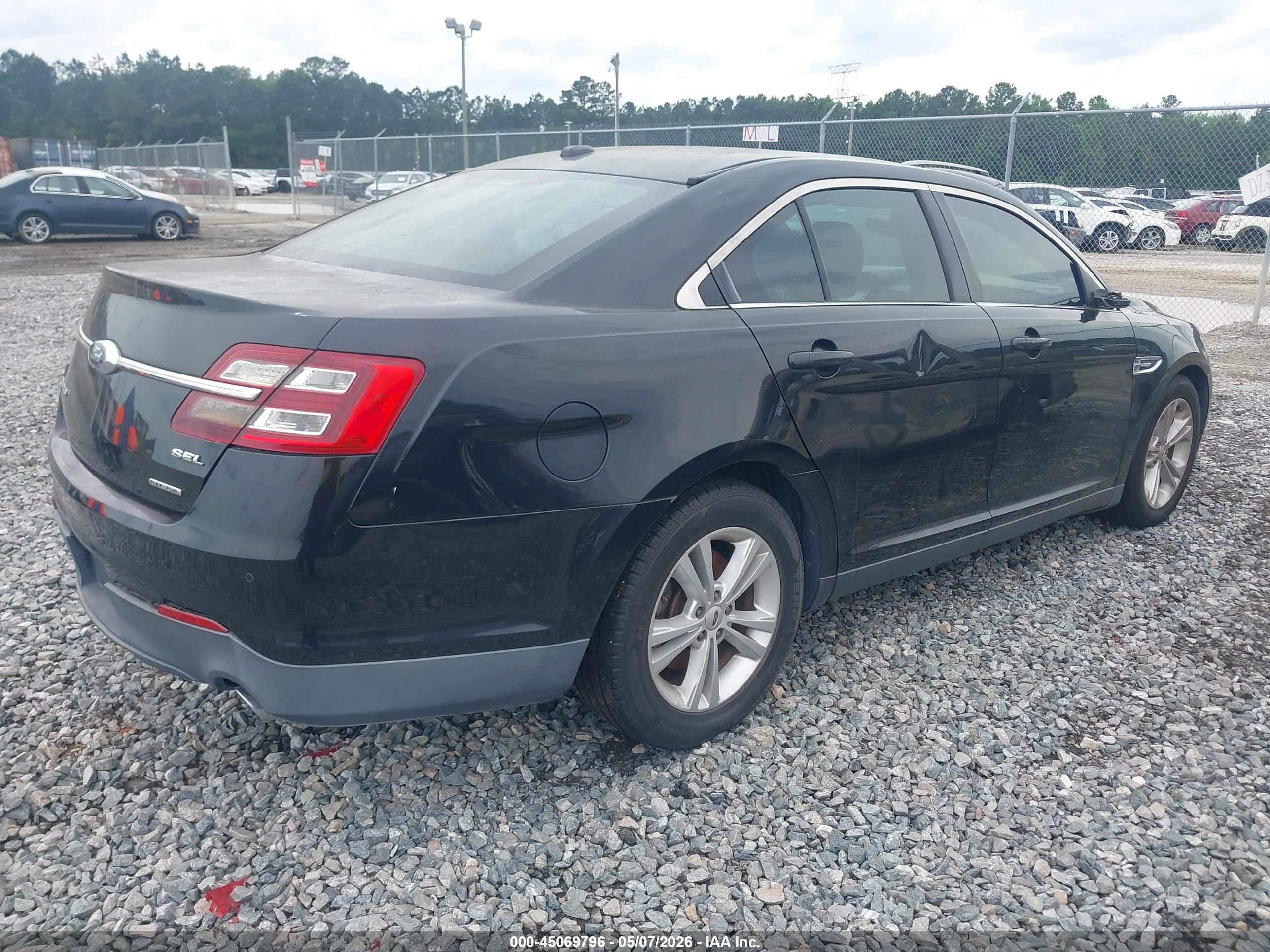 FORD TAURUS image 4