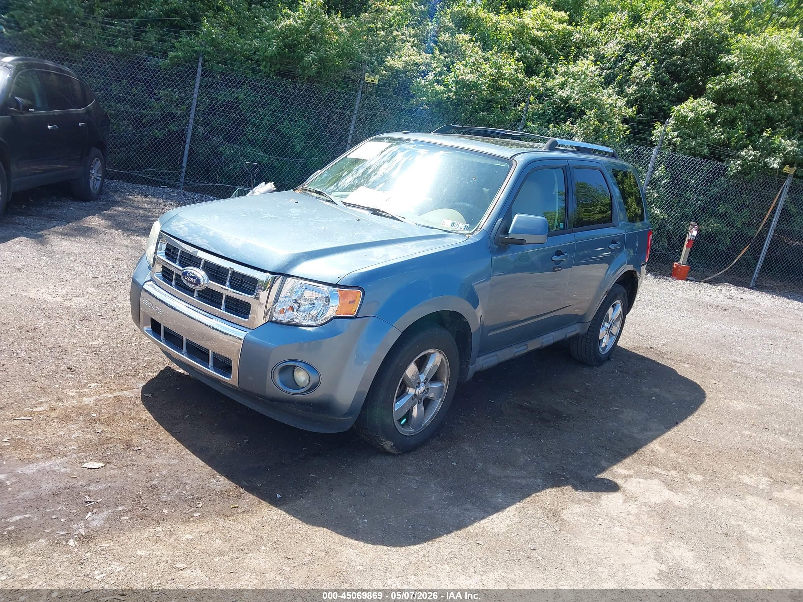 FORD ESCAPE image 2