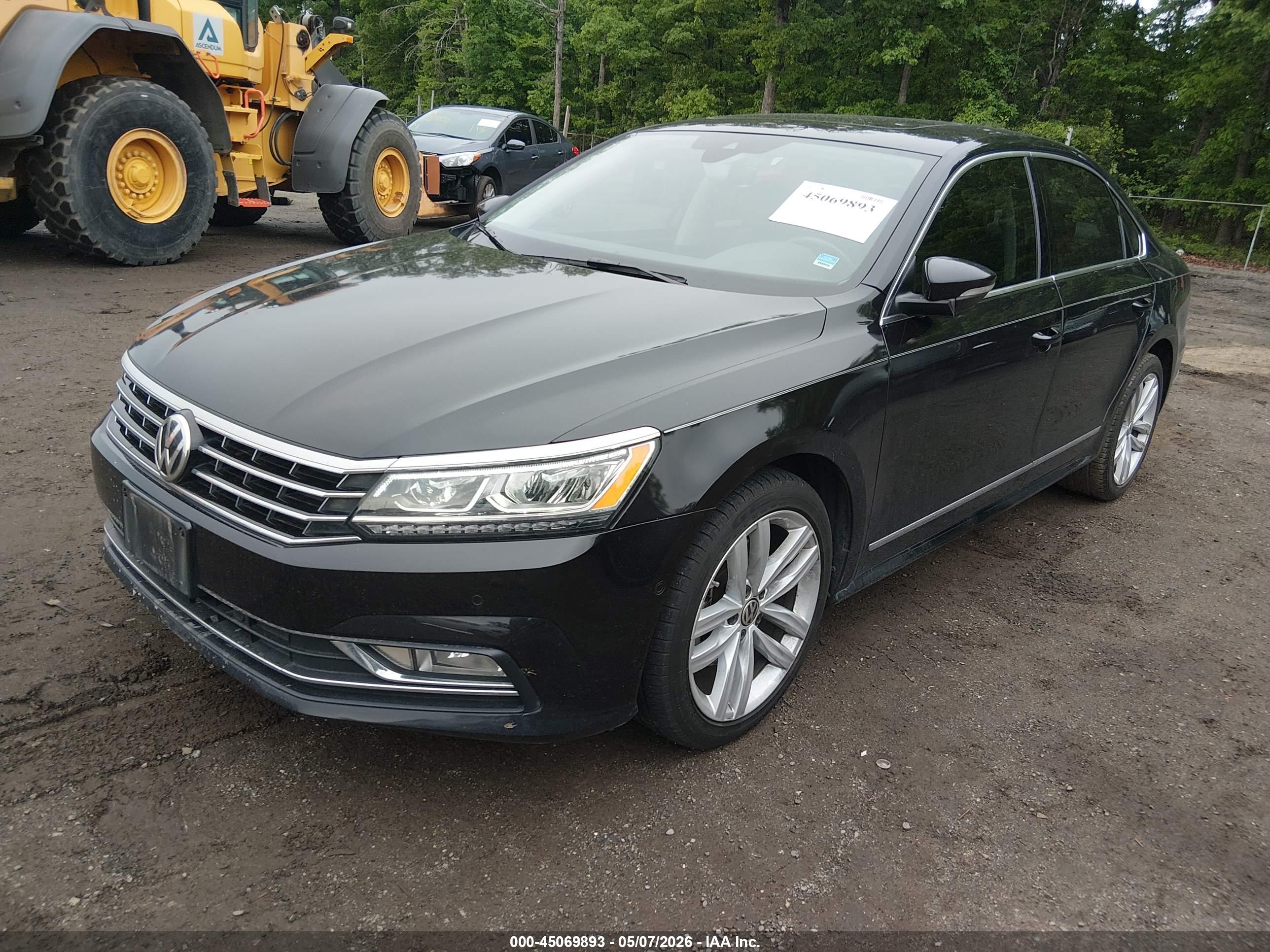 VOLKSWAGEN PASSAT image 2