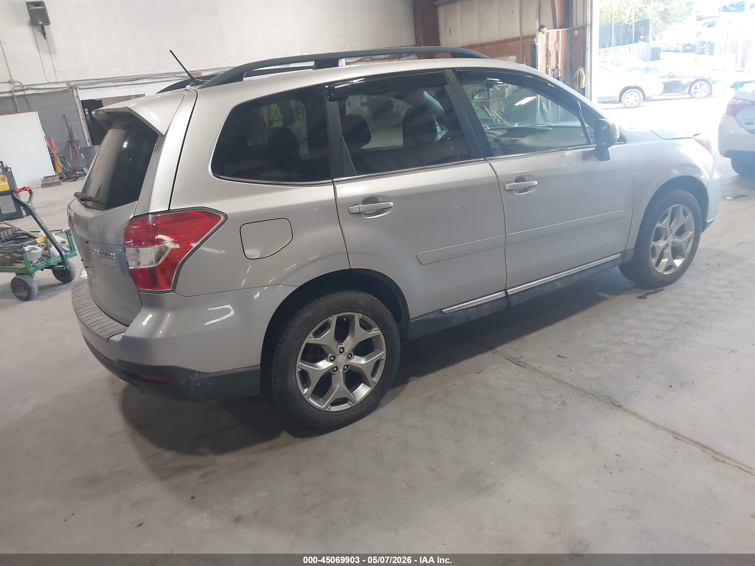 SUBARU FORESTER image 4