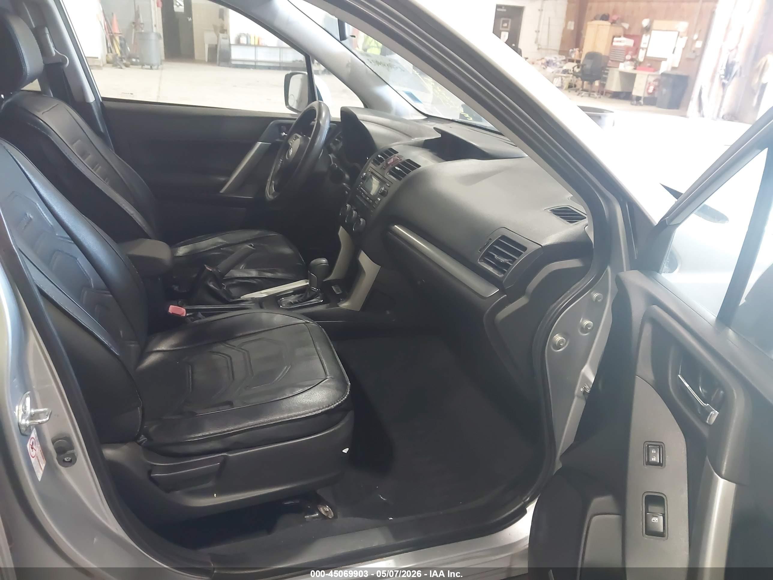 SUBARU FORESTER image 5