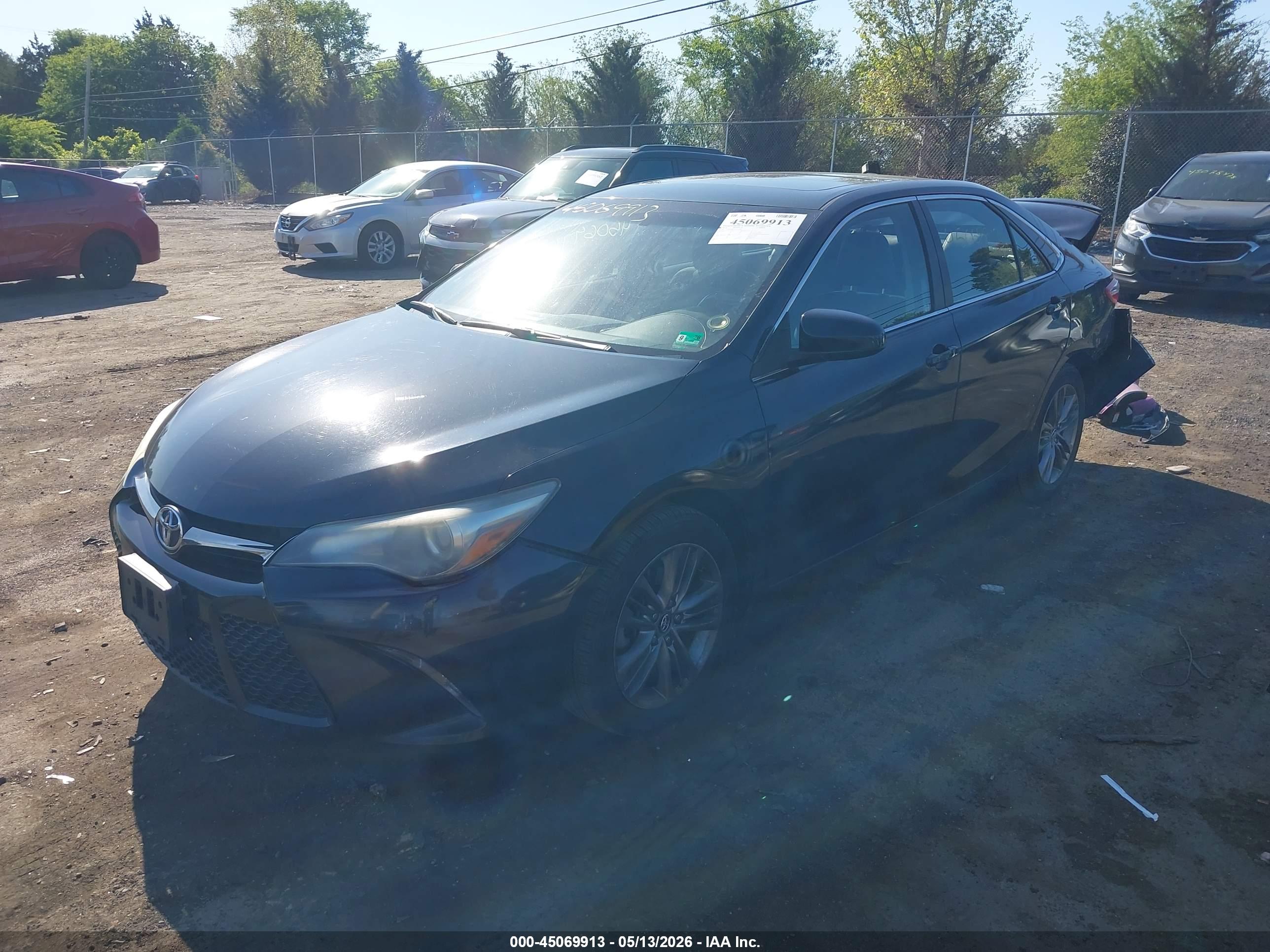 TOYOTA CAMRY image 2