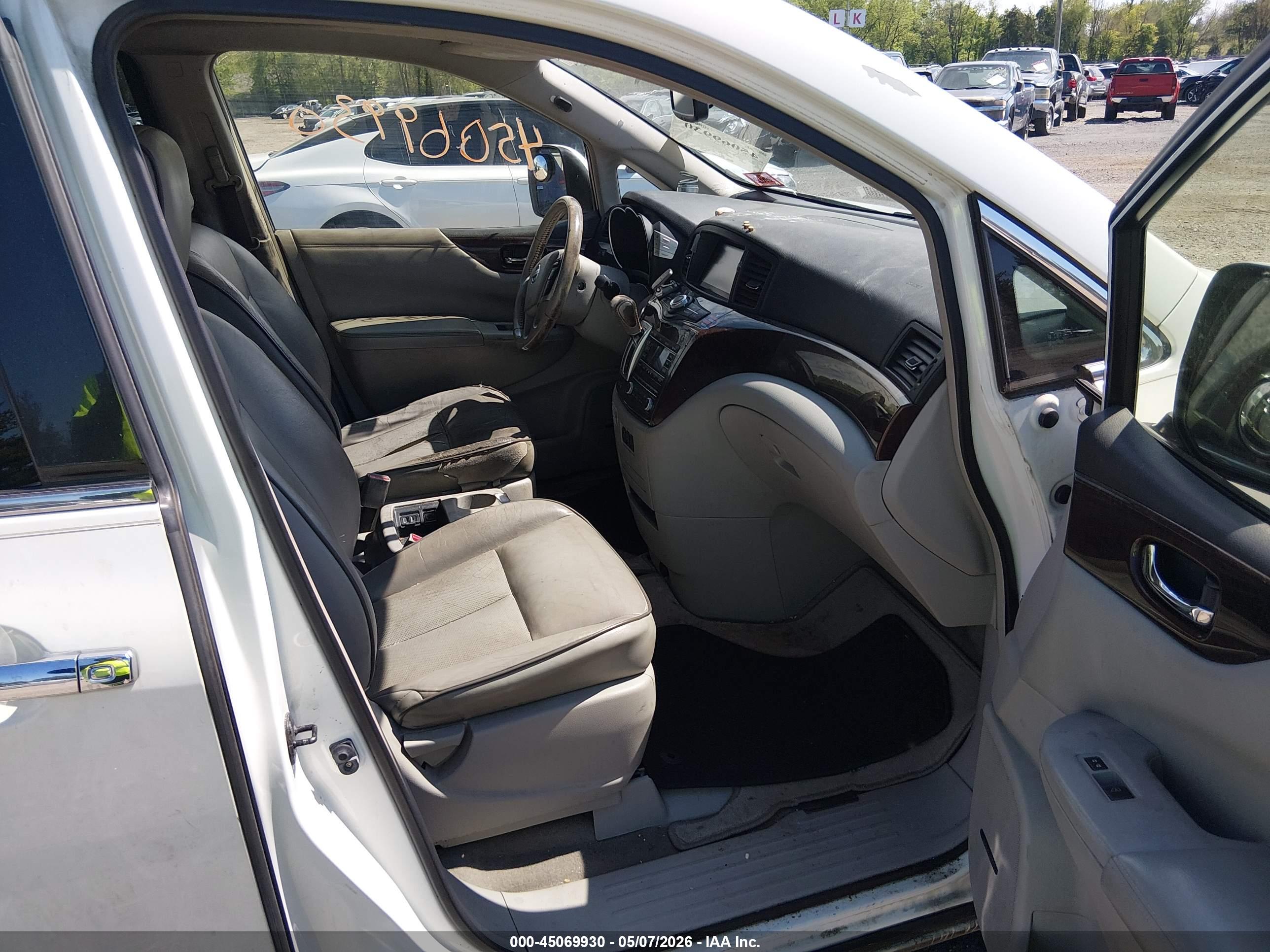 NISSAN QUEST image 5