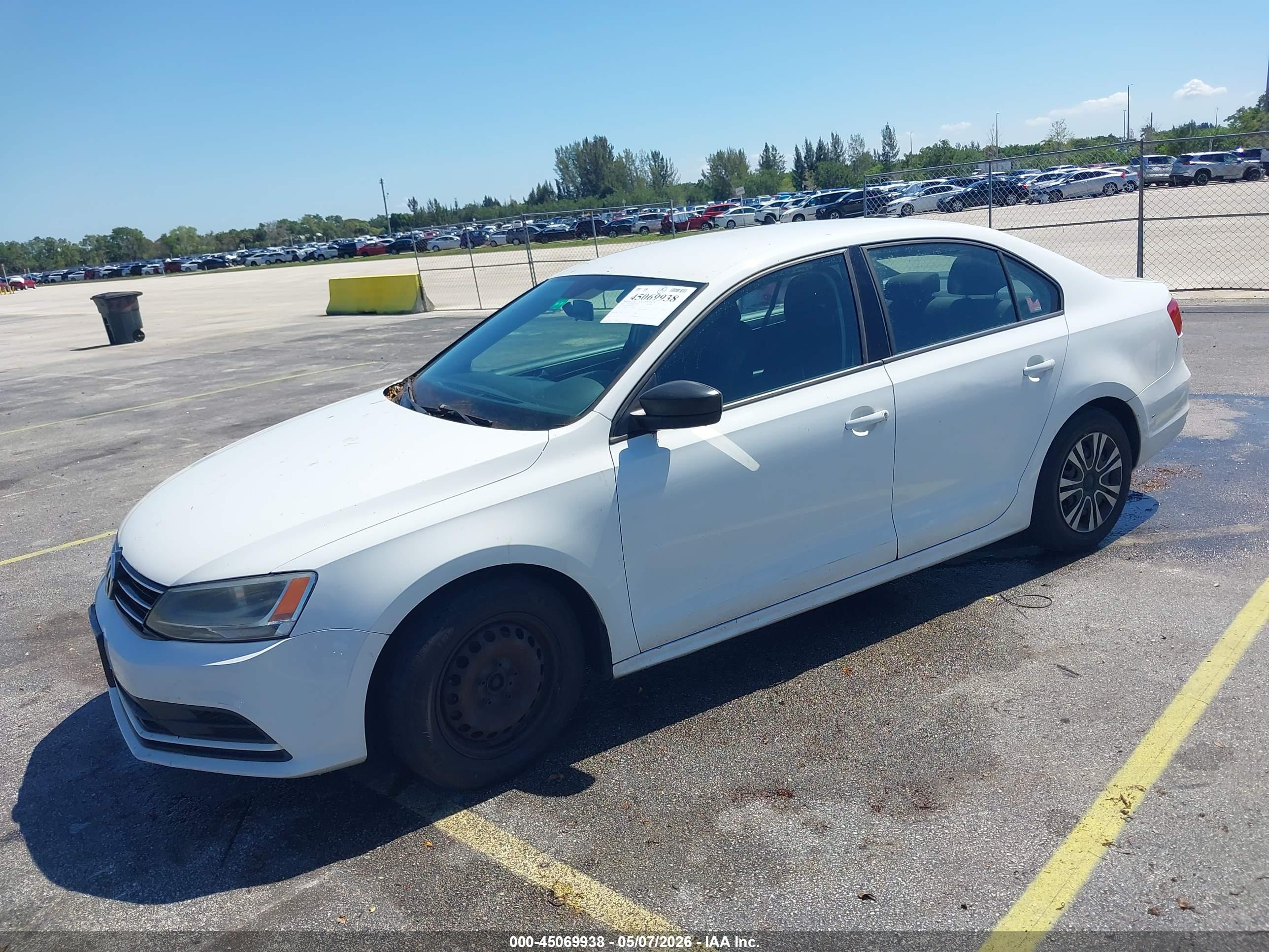 VOLKSWAGEN JETTA image 2
