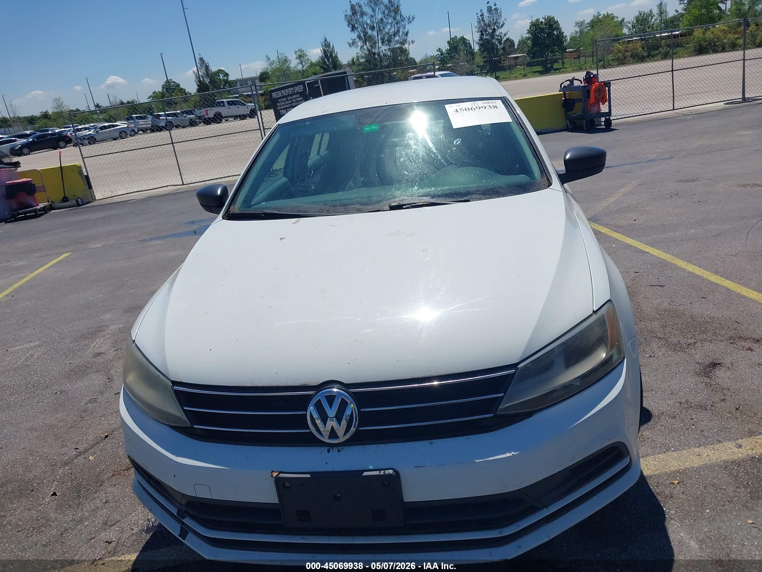 VOLKSWAGEN JETTA image 6
