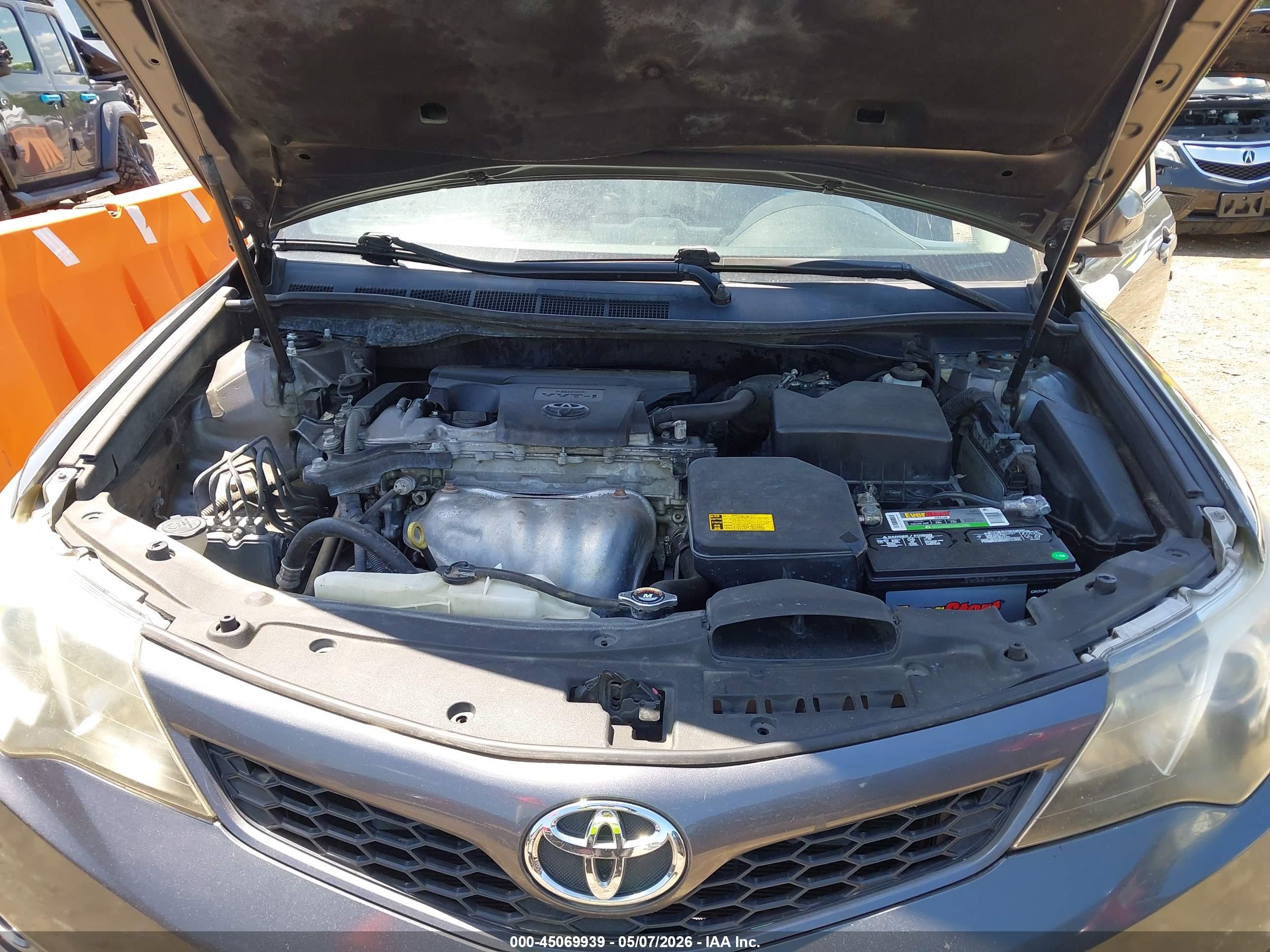 TOYOTA CAMRY image 10