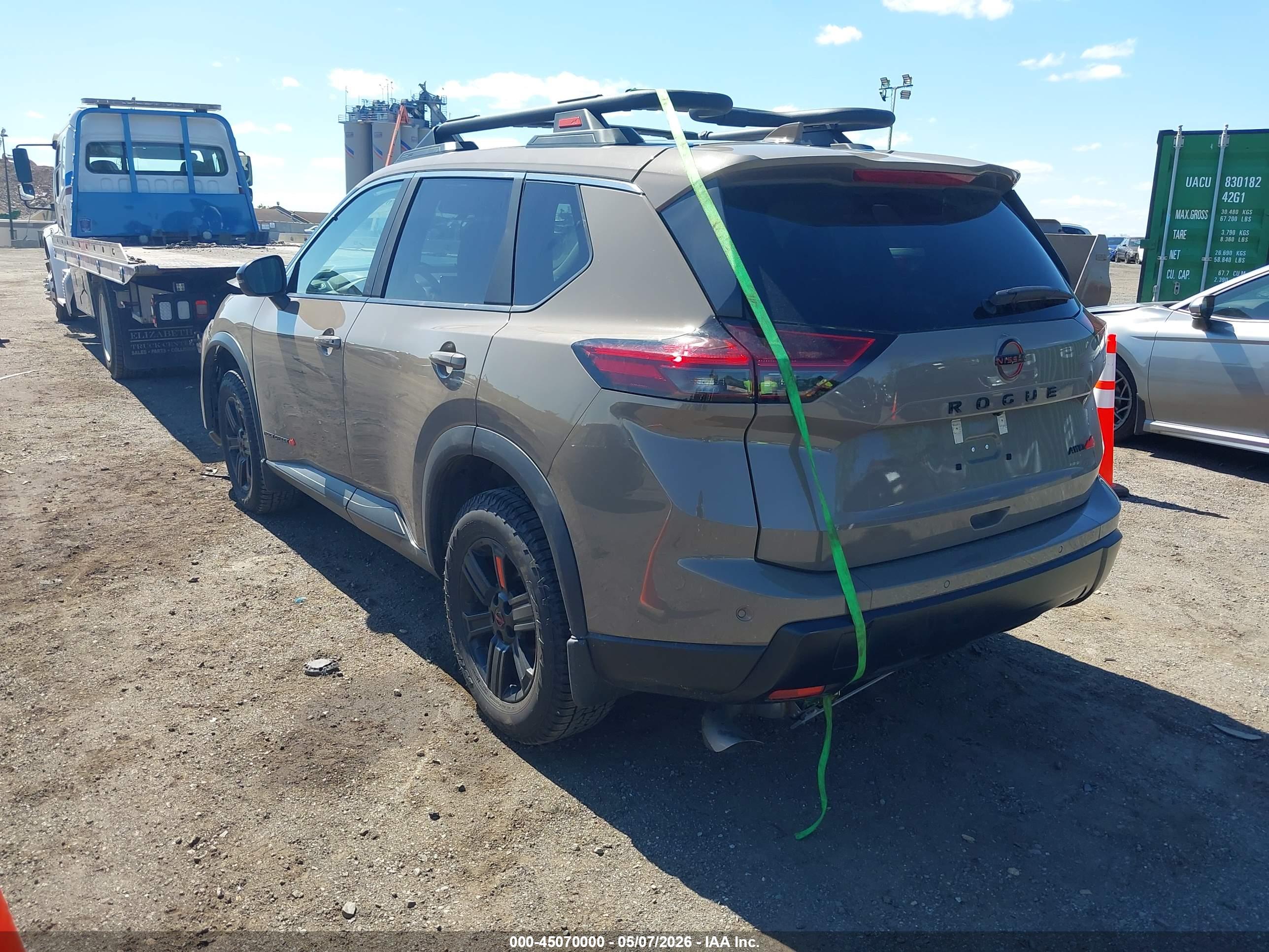 NISSAN ROGUE image 3