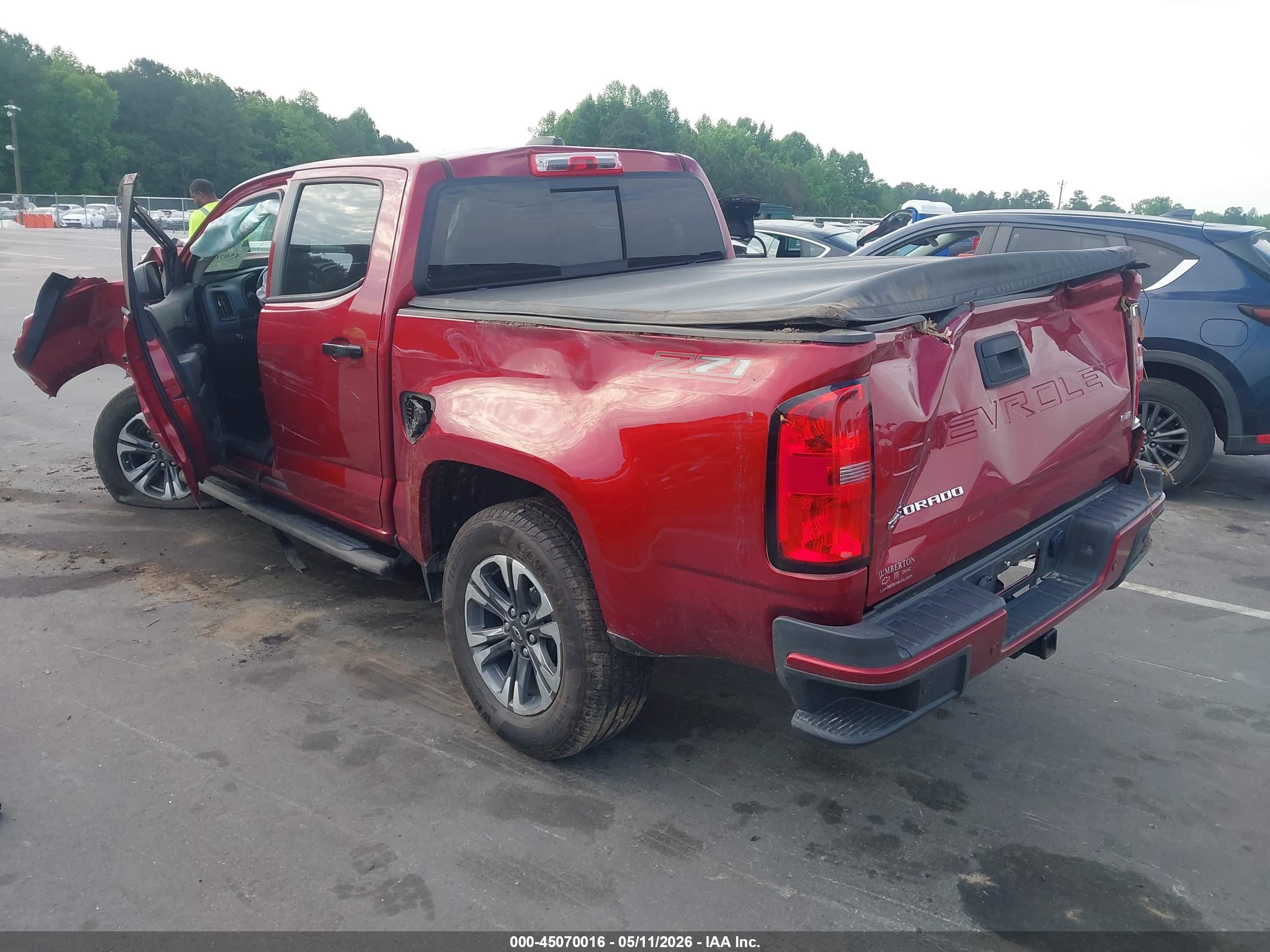 CHEVROLET COLORADO image 3