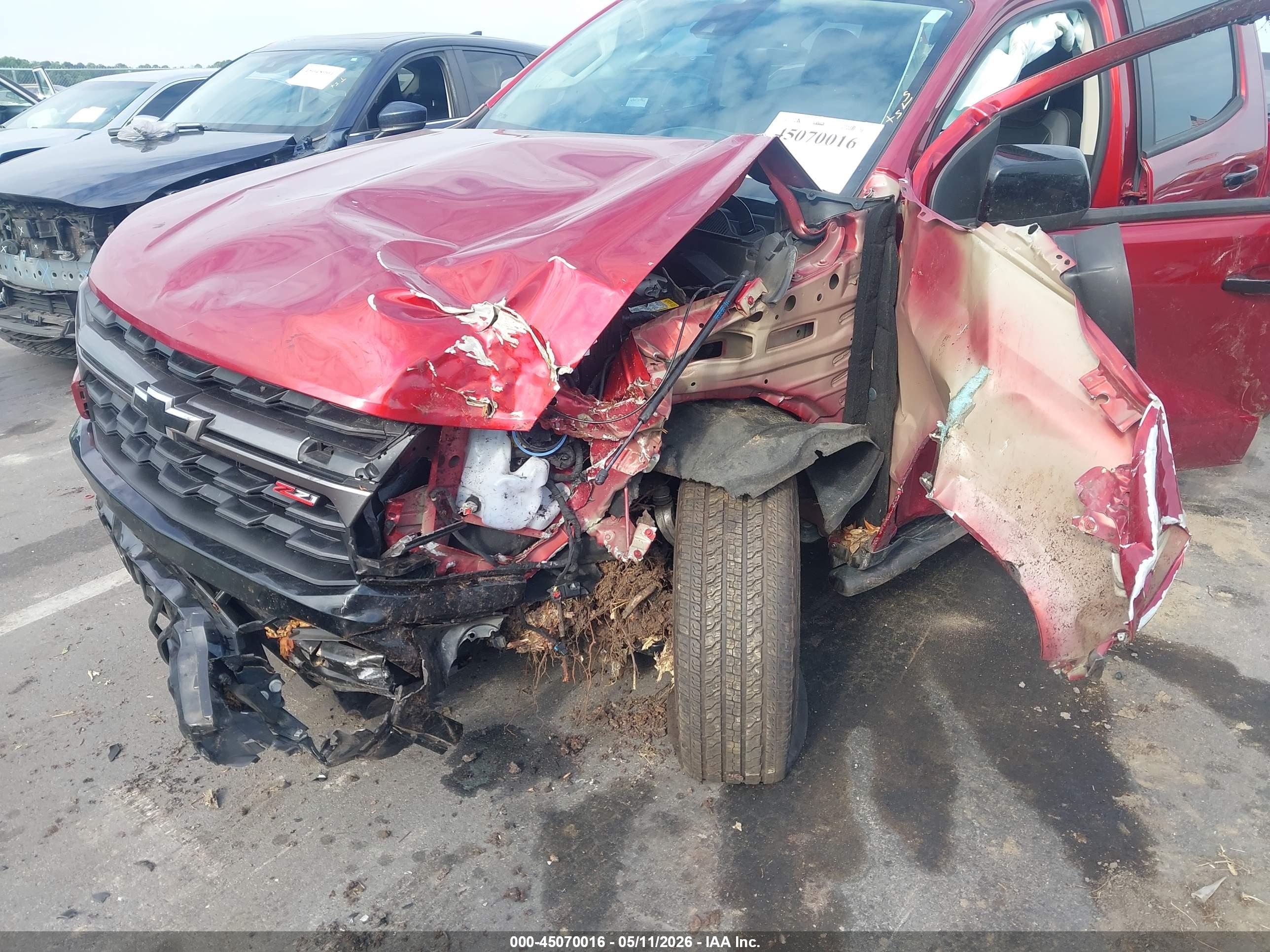CHEVROLET COLORADO image 6